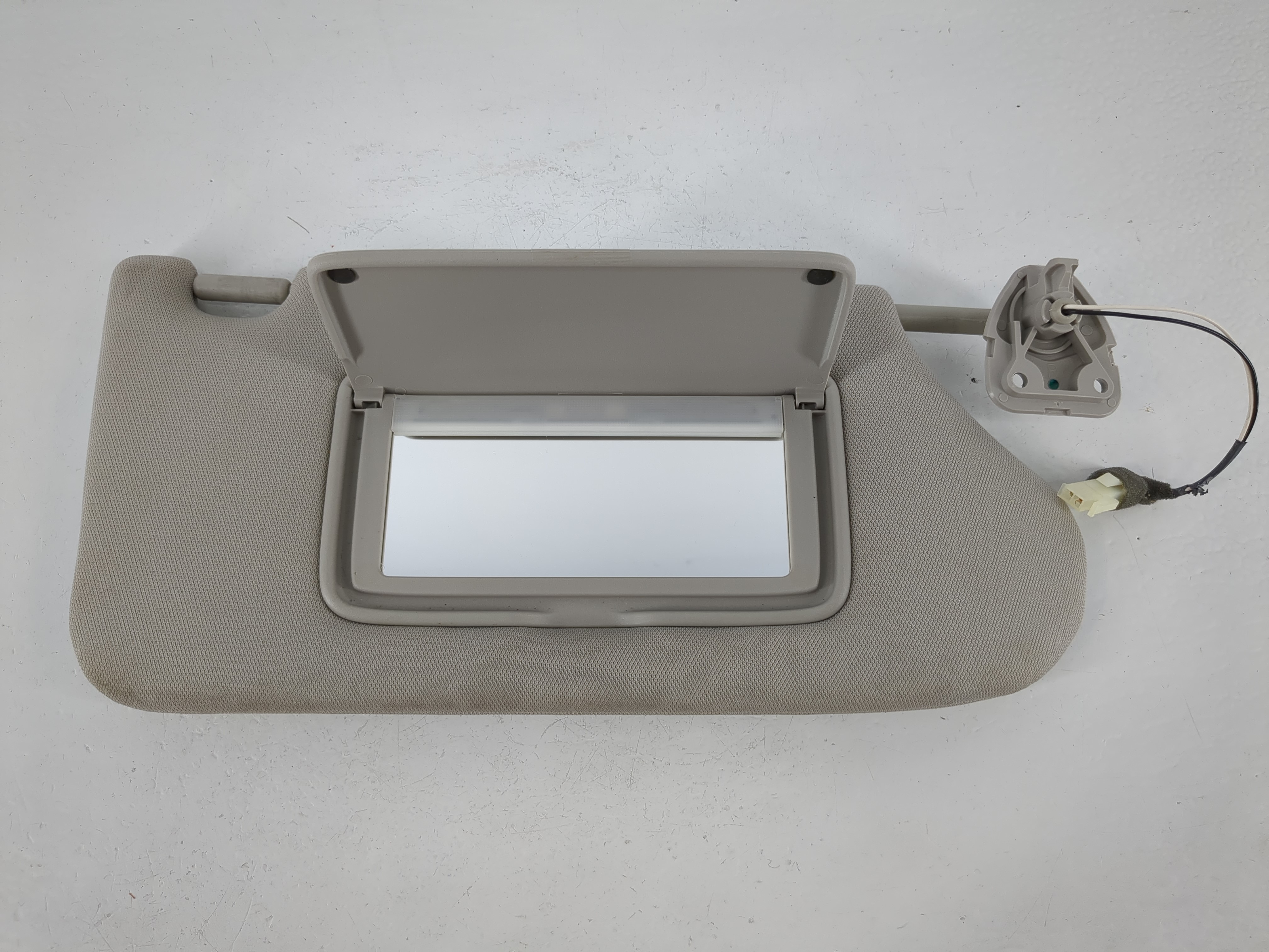 2013-2018 Nissan Altima Passenger Sun Visor Mirror Right Sunvisor Gray 1095113 - Oemusedautoparts1.com