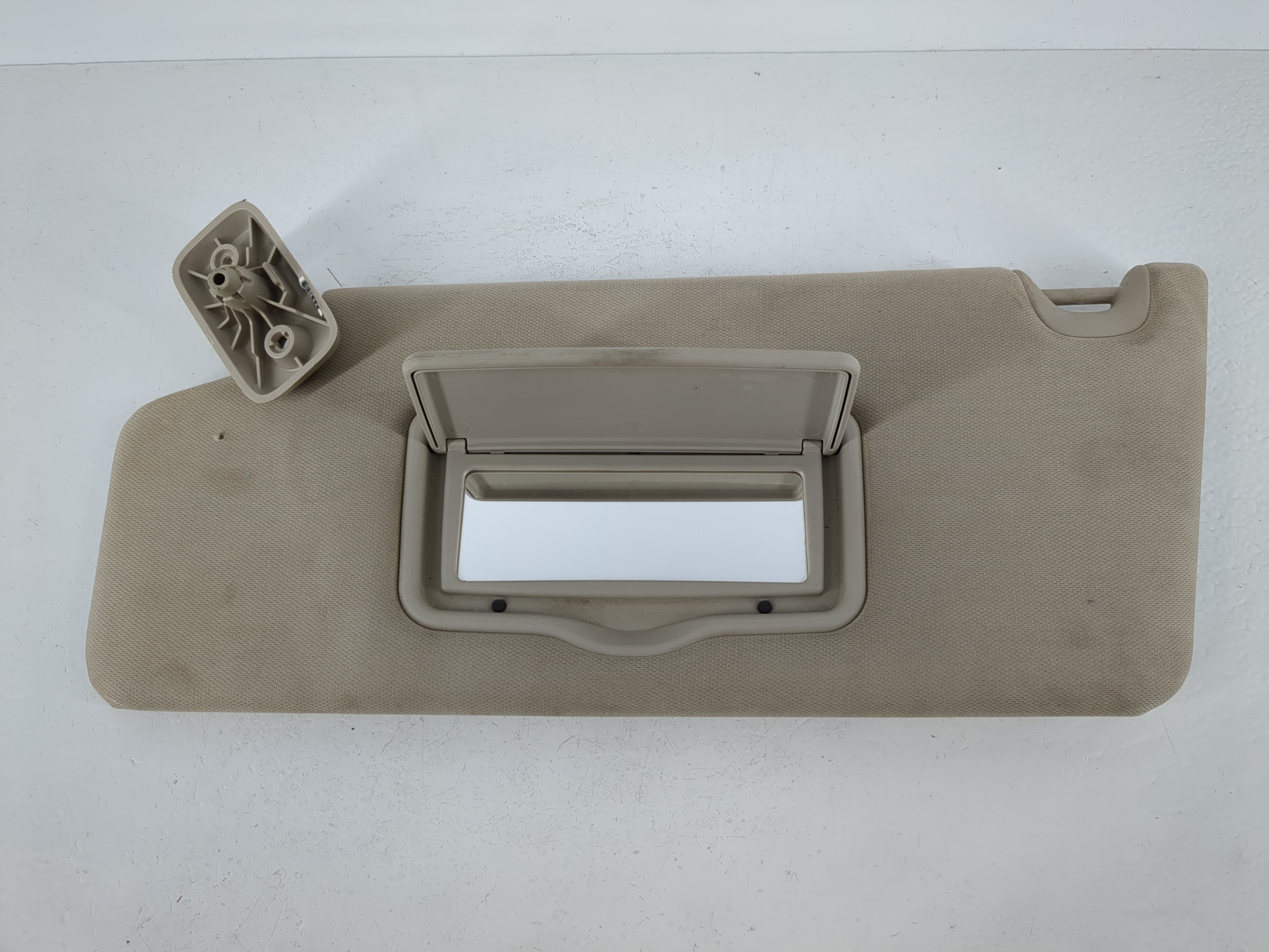 2009-2010 Ford F-150 Driver Sun Visor Mirror Left Sunvisor Gray 1095115 - Oemusedautoparts1.com