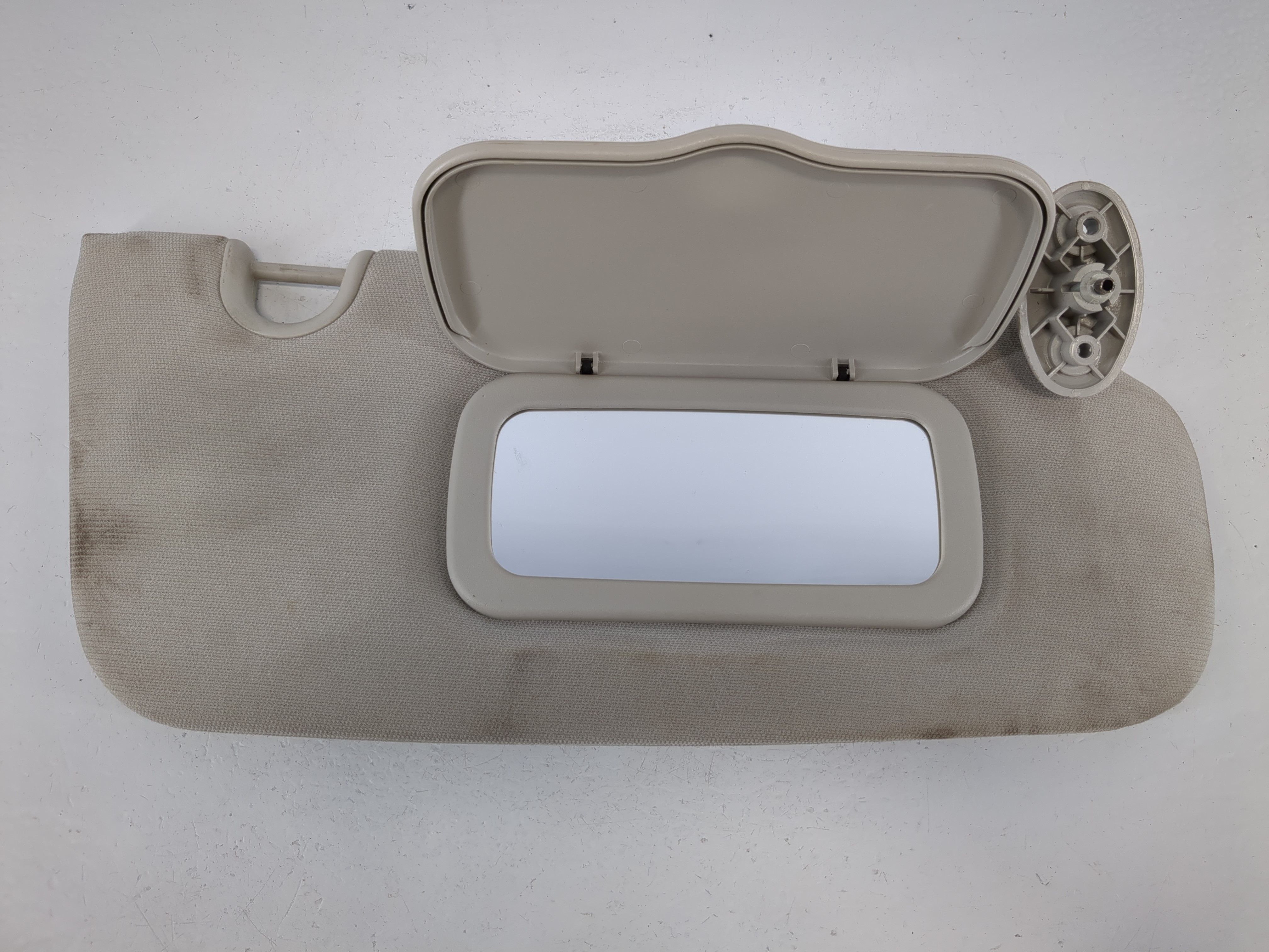 Nissan Pathfinder Passenger Sun Visor Mirror Right Sunvisor Beige 1095137 - Oemusedautoparts1.com