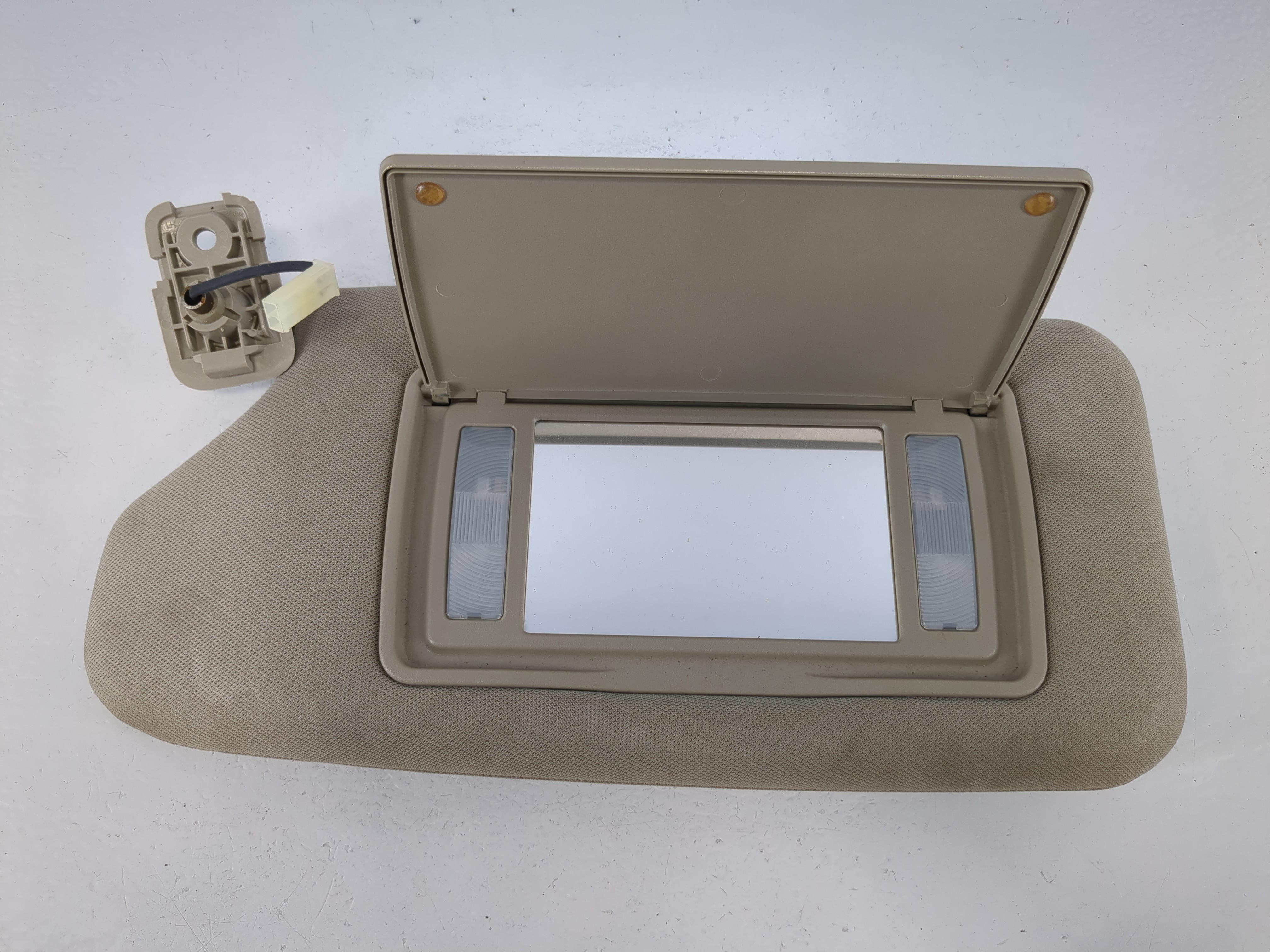 Picture of 2008-2009 Nissan Altima Passenger Sun Visor Mirror Right Sunvisor Tan 1095143