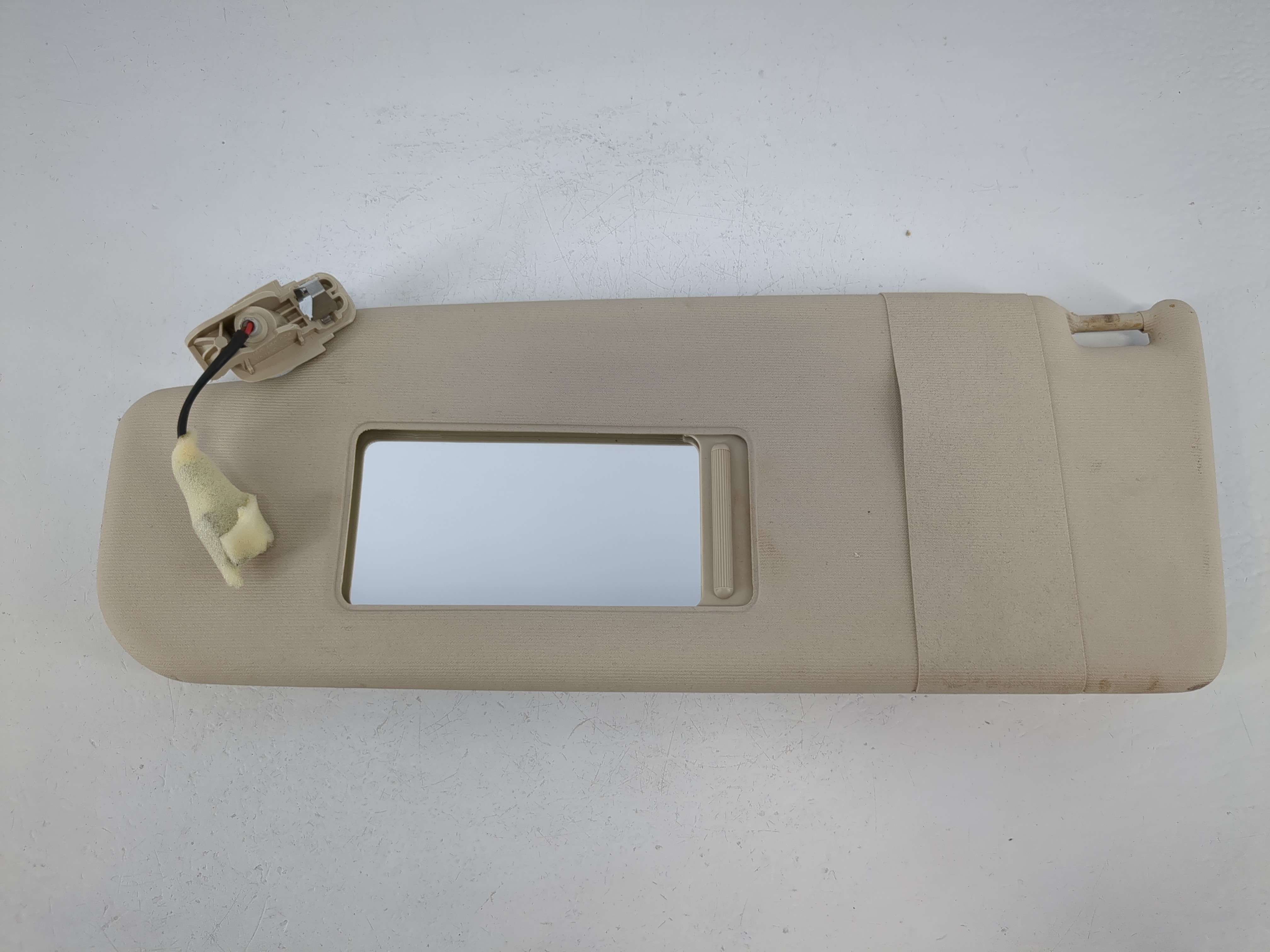 Picture of 2011-2018 Volkswagen Jetta Driver Sun Visor Mirror Left Sunvisor 1095174