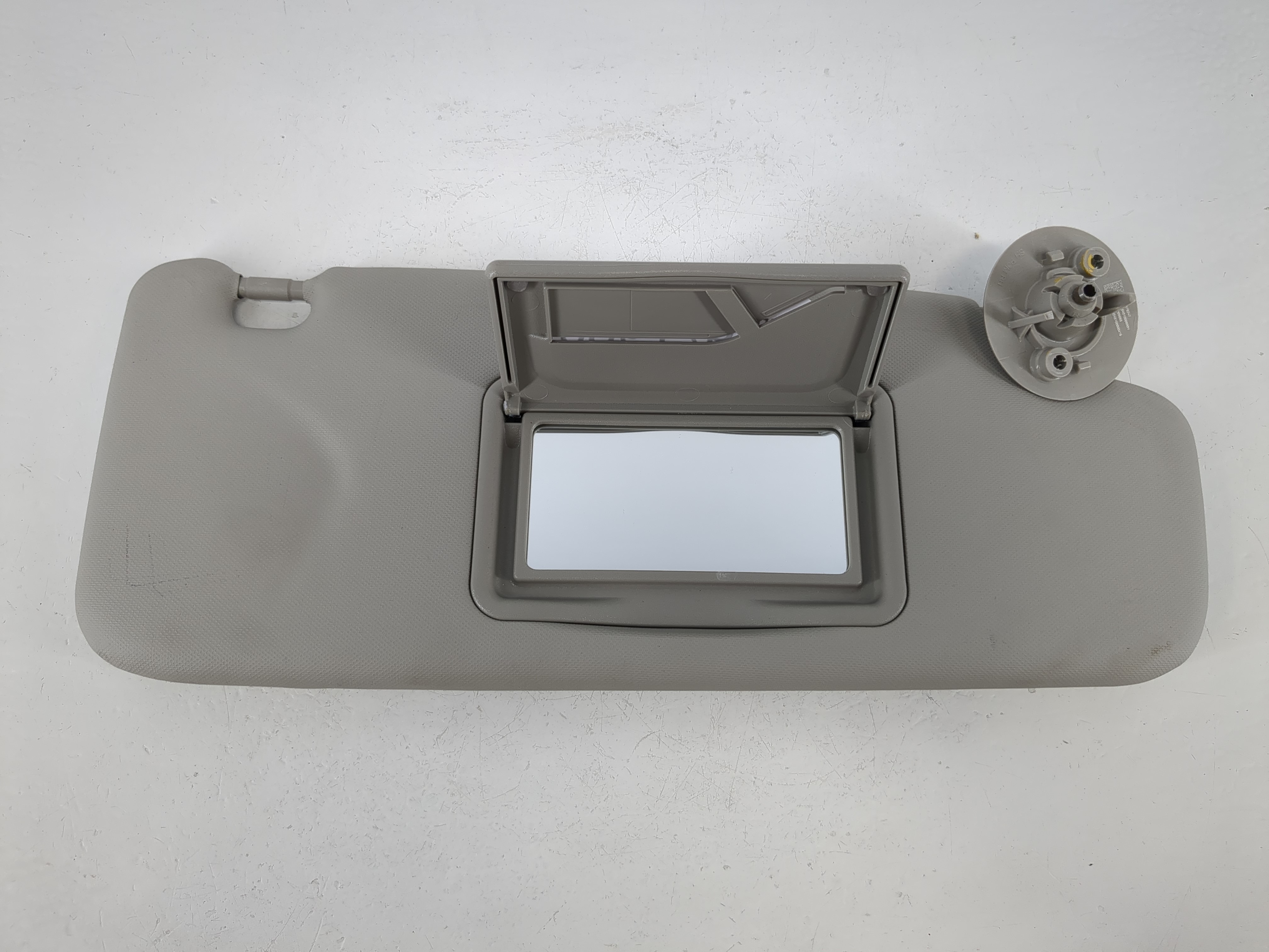 2012-2019 Chevrolet Sonic Passenger Sun Visor Mirror Right Sunvisor Grey 1095176 - Oemusedautoparts1.com