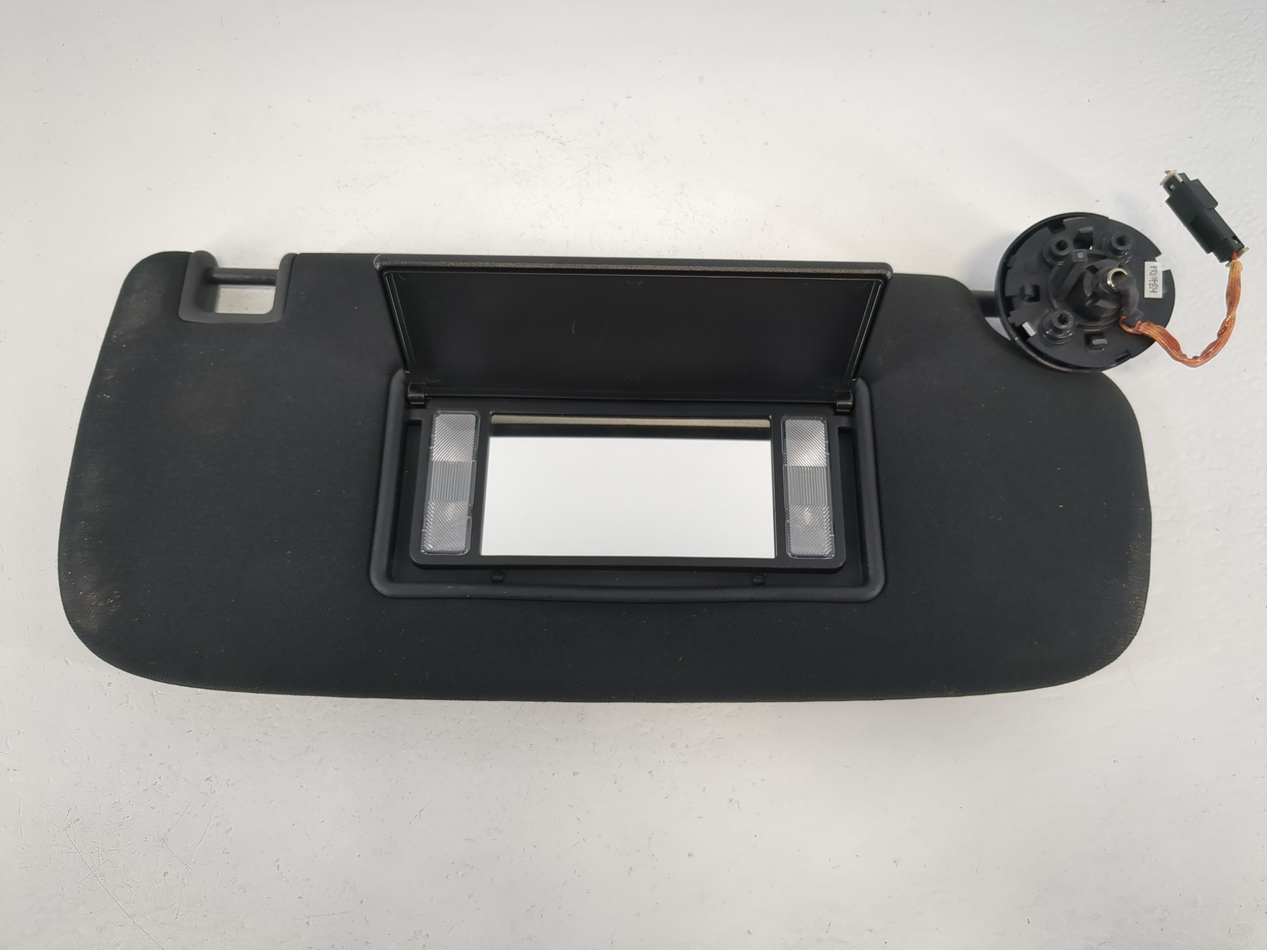 2014-2022 Jeep Grand Cherokee Passenger Sun Visor Mirror Right Sunvisor 1095180 - Oemusedautoparts1.com