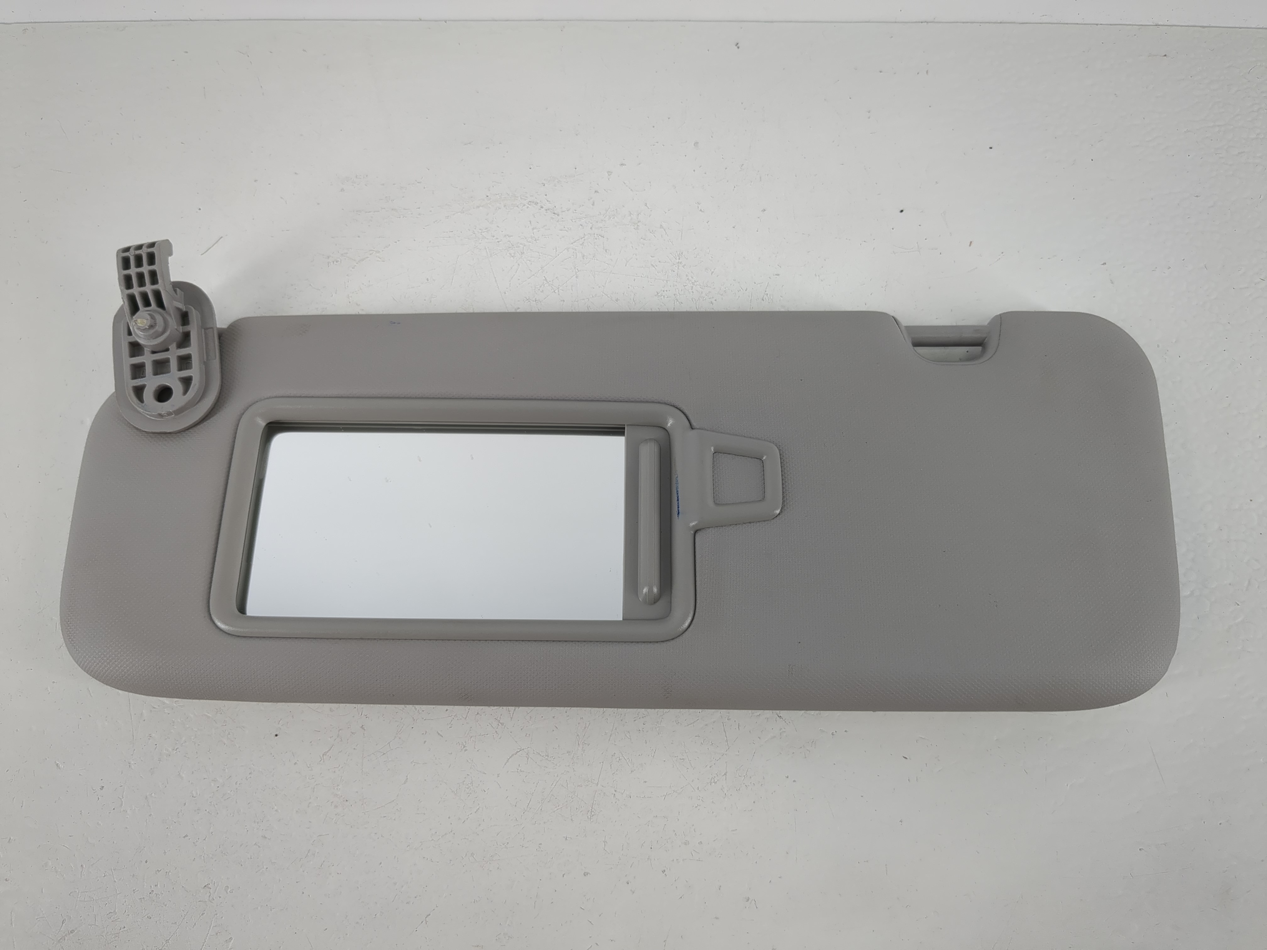2017-2020 Hyundai Elantra Driver Sun Visor Mirror Left Sunvisor 1095189 - Oemusedautoparts1.com