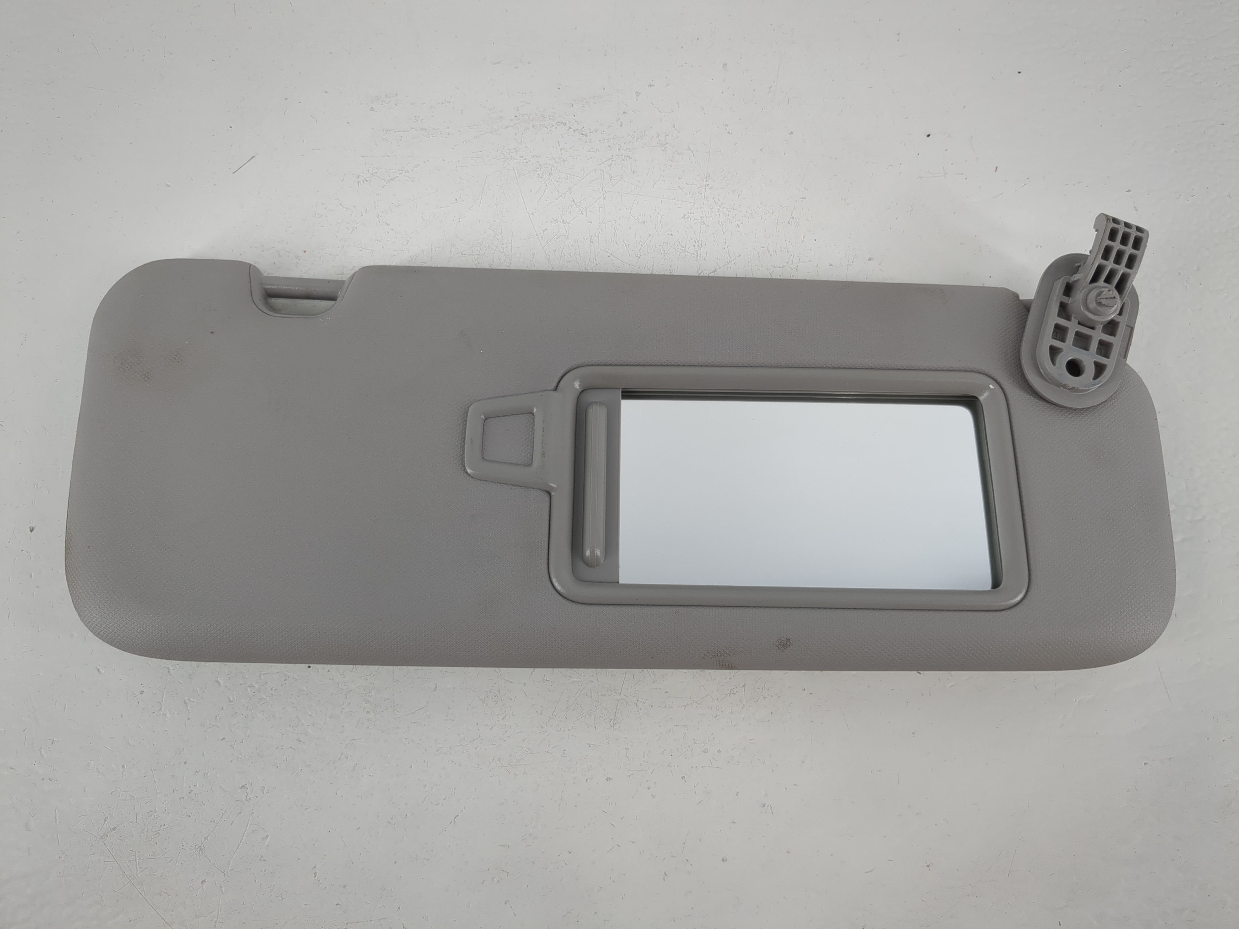 2017-2020 Hyundai Elantra Passenger Sun Visor Mirror Right Sunvisor 1095196 - Oemusedautoparts1.com