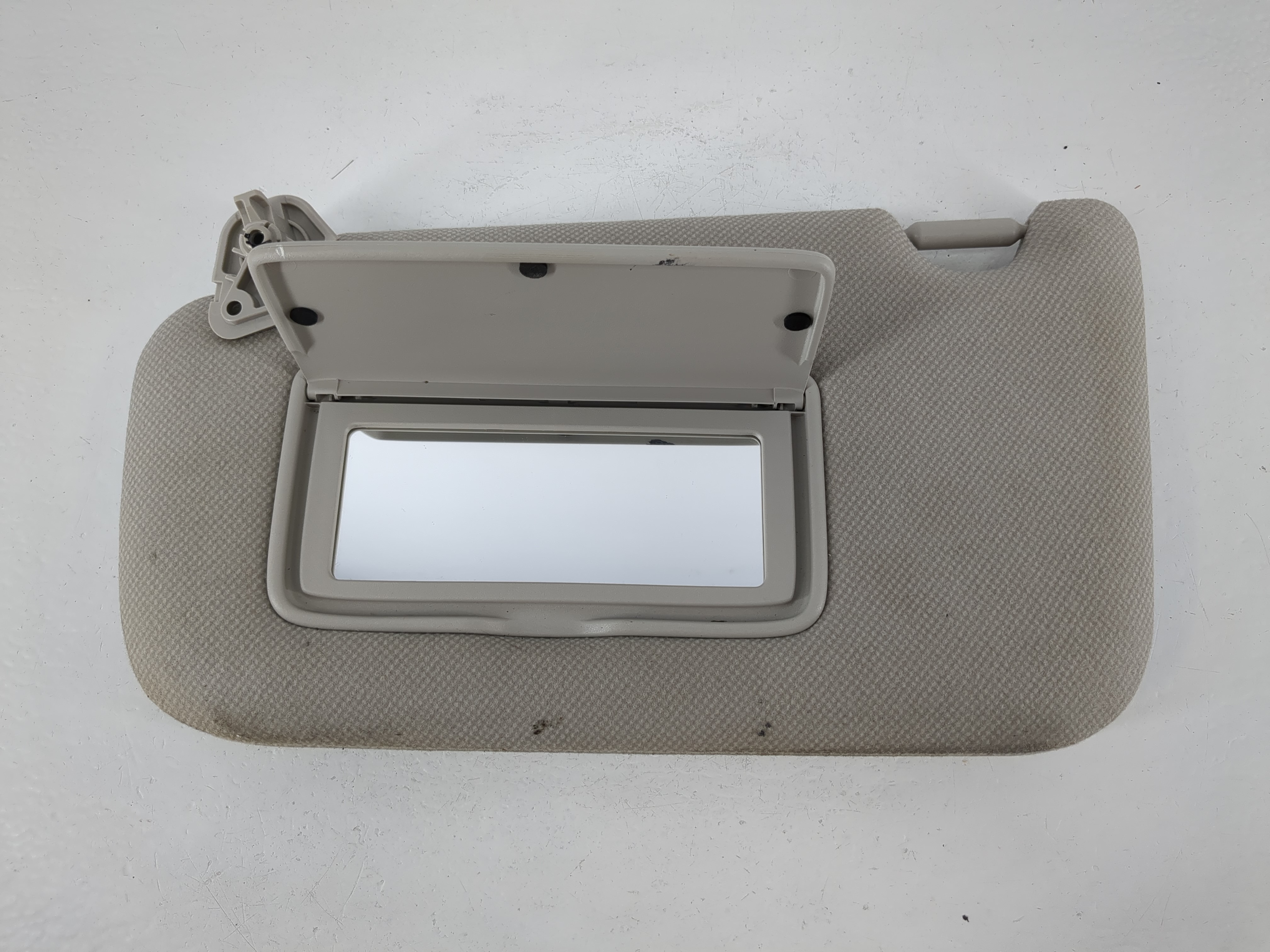 Picture of 2013-2019 Nissan Sentra Driver Sun Visor Mirror Left Sunvisor Gray 1095200