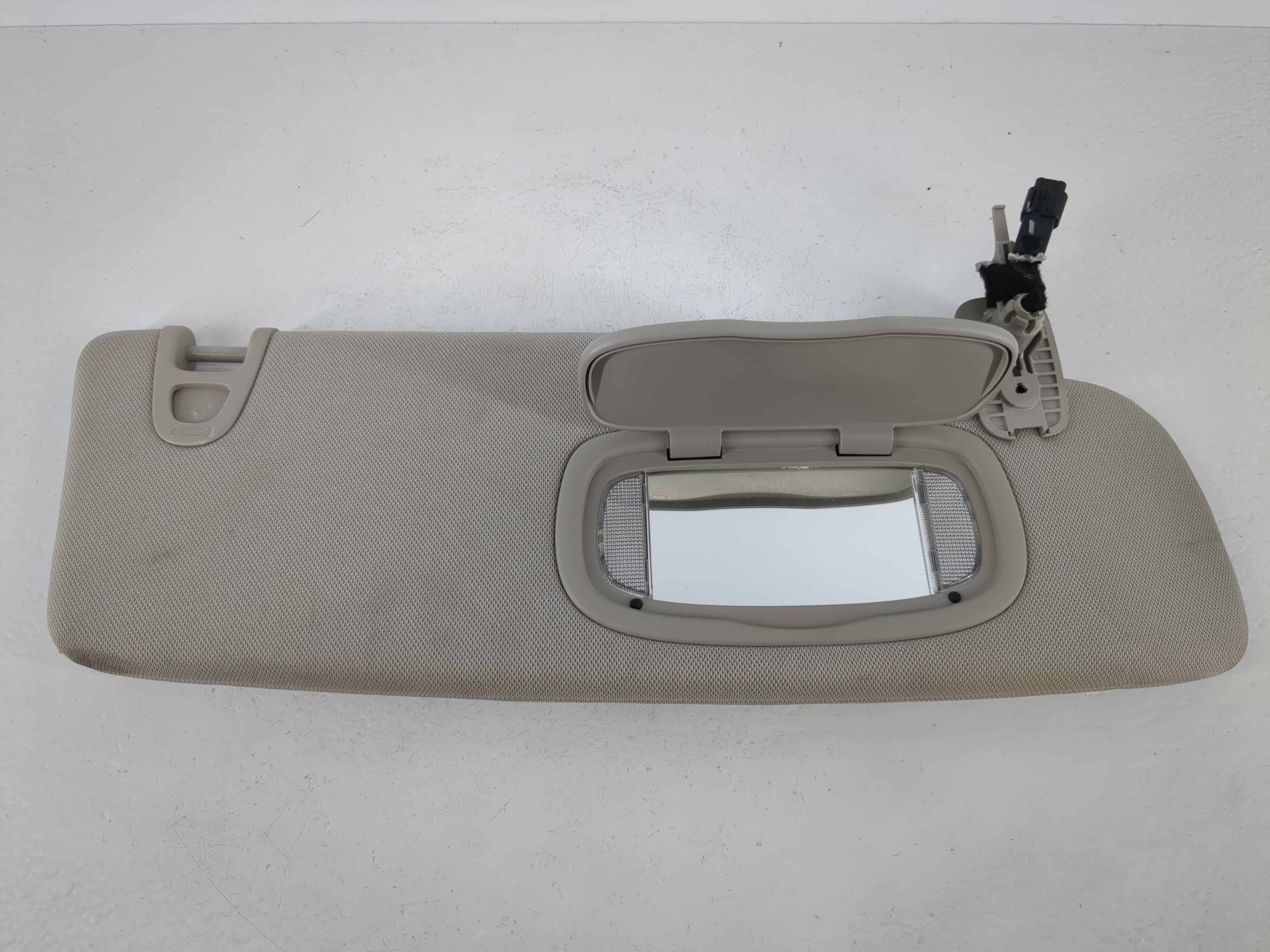 2021-2022 Chrysler Pacifica Passenger Sun Visor Mirror Right Sunvisor 1095202 - Oemusedautoparts1.com