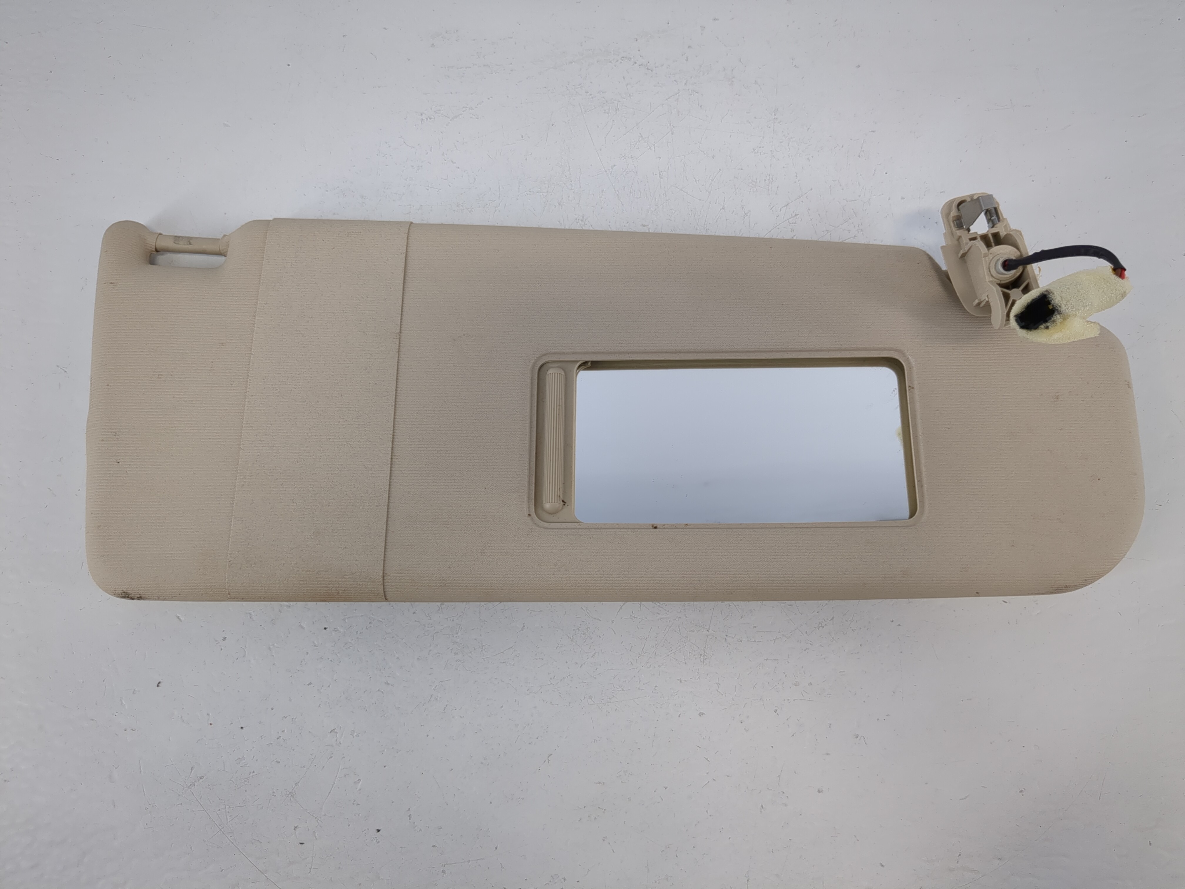 Picture of 2011-2018 Volkswagen Jetta Passenger Sun Visor Mirror Right Sunvisor 1095216
