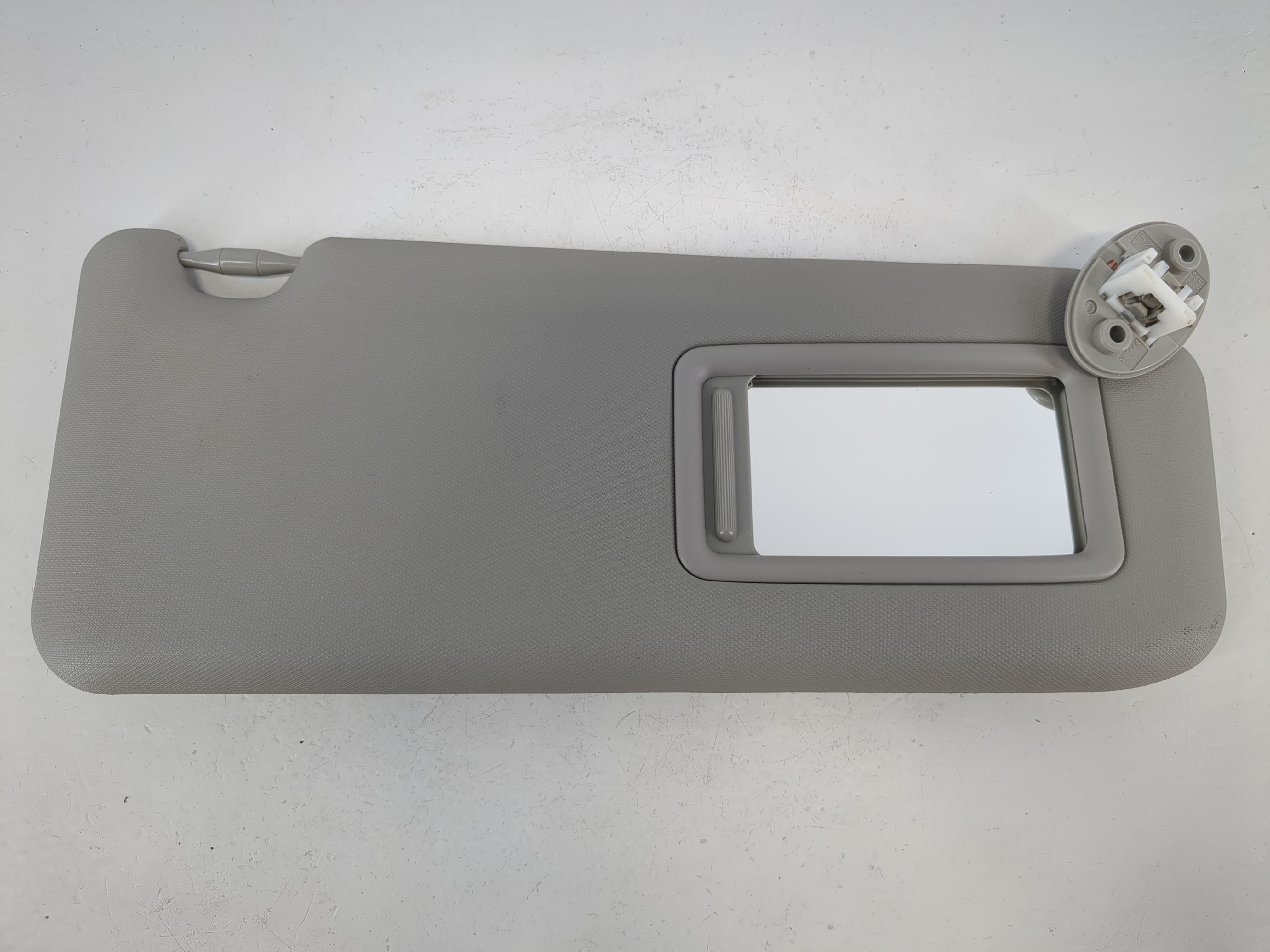 2013-2018 Toyota Rav4 Driver Sun Visor Mirror Left Sunvisor Pale Grey 1095222 - Oemusedautoparts1.com