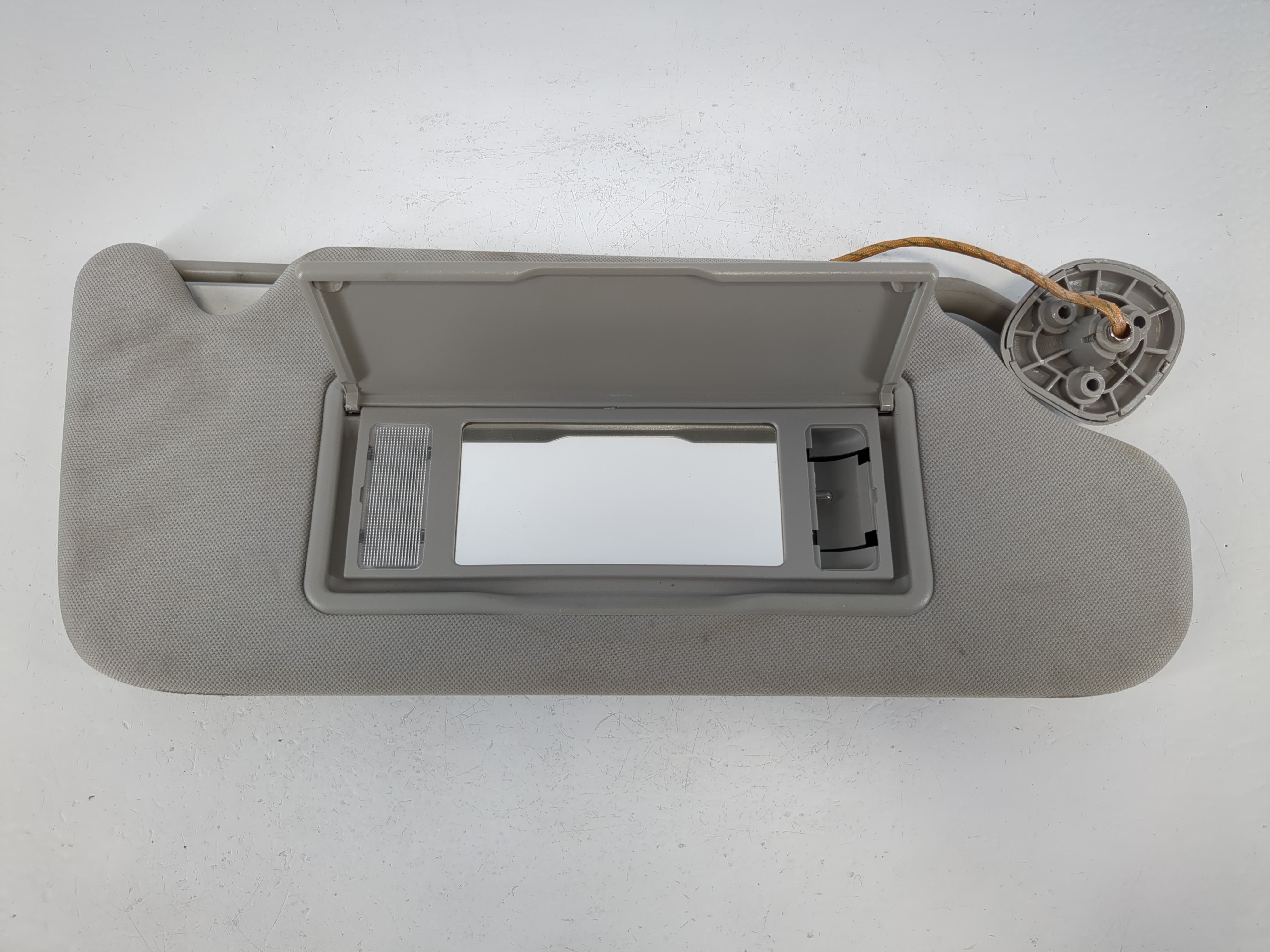 2006-2016 Chevrolet Impala Passenger Sun Visor Mirror Right Sunvisor 1095224 - Oemusedautoparts1.com