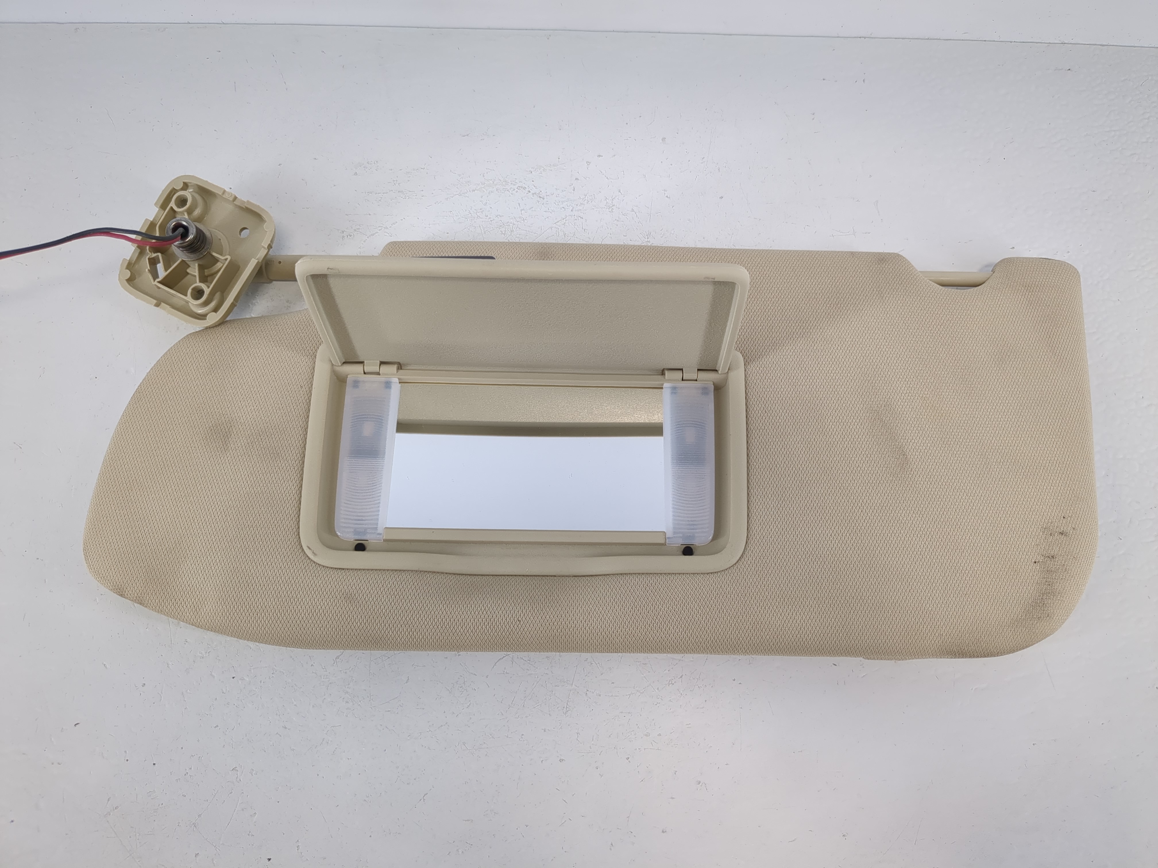 2013-2019 Ford Taurus Driver Sun Visor Mirror Left Sunvisor Grey 1095225 - Oemusedautoparts1.com