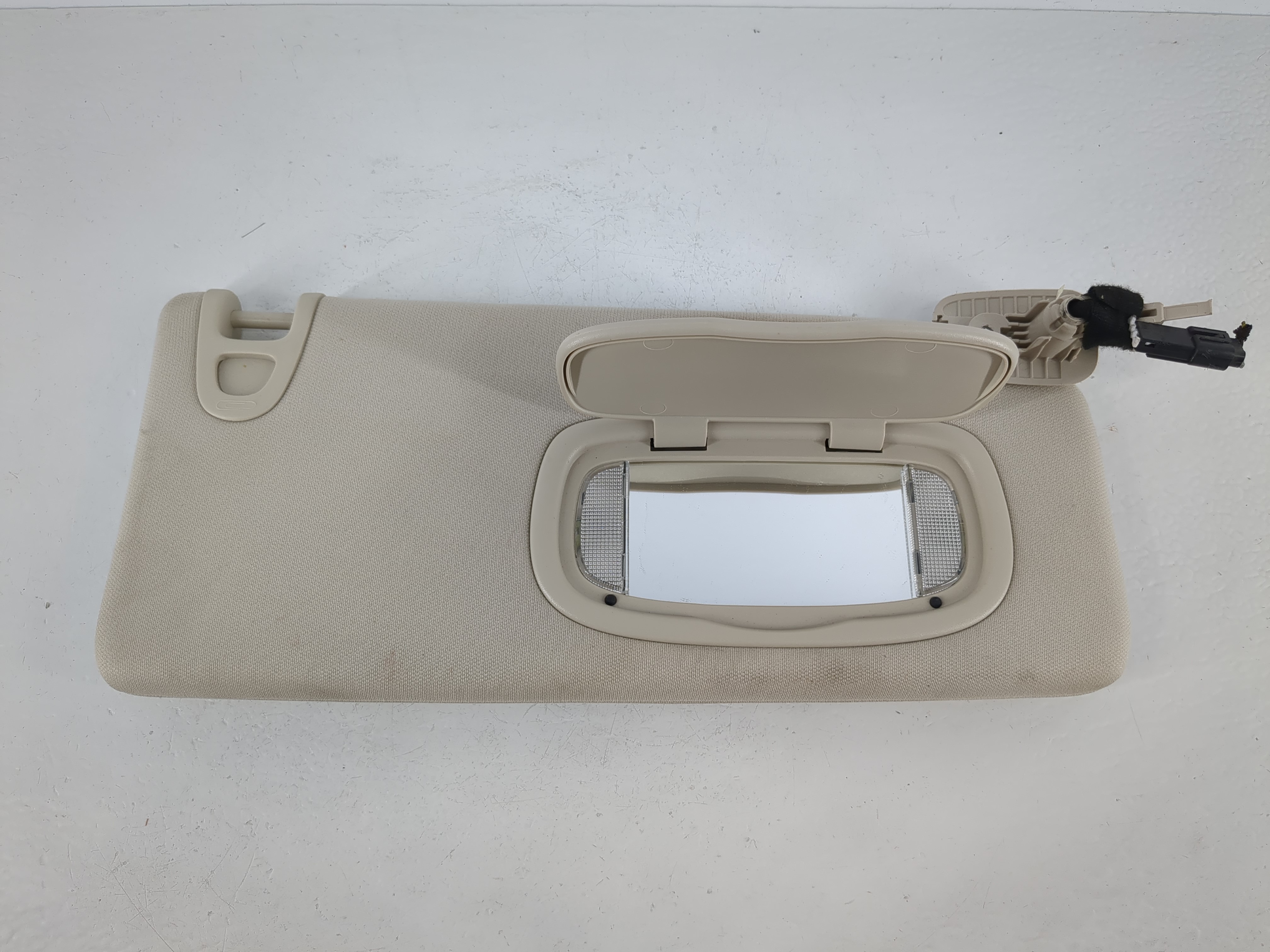 2015-2015 Chrysler 200 Passenger Sun Visor Mirror Right Sunvisor 1095252 - Oemusedautoparts1.com
