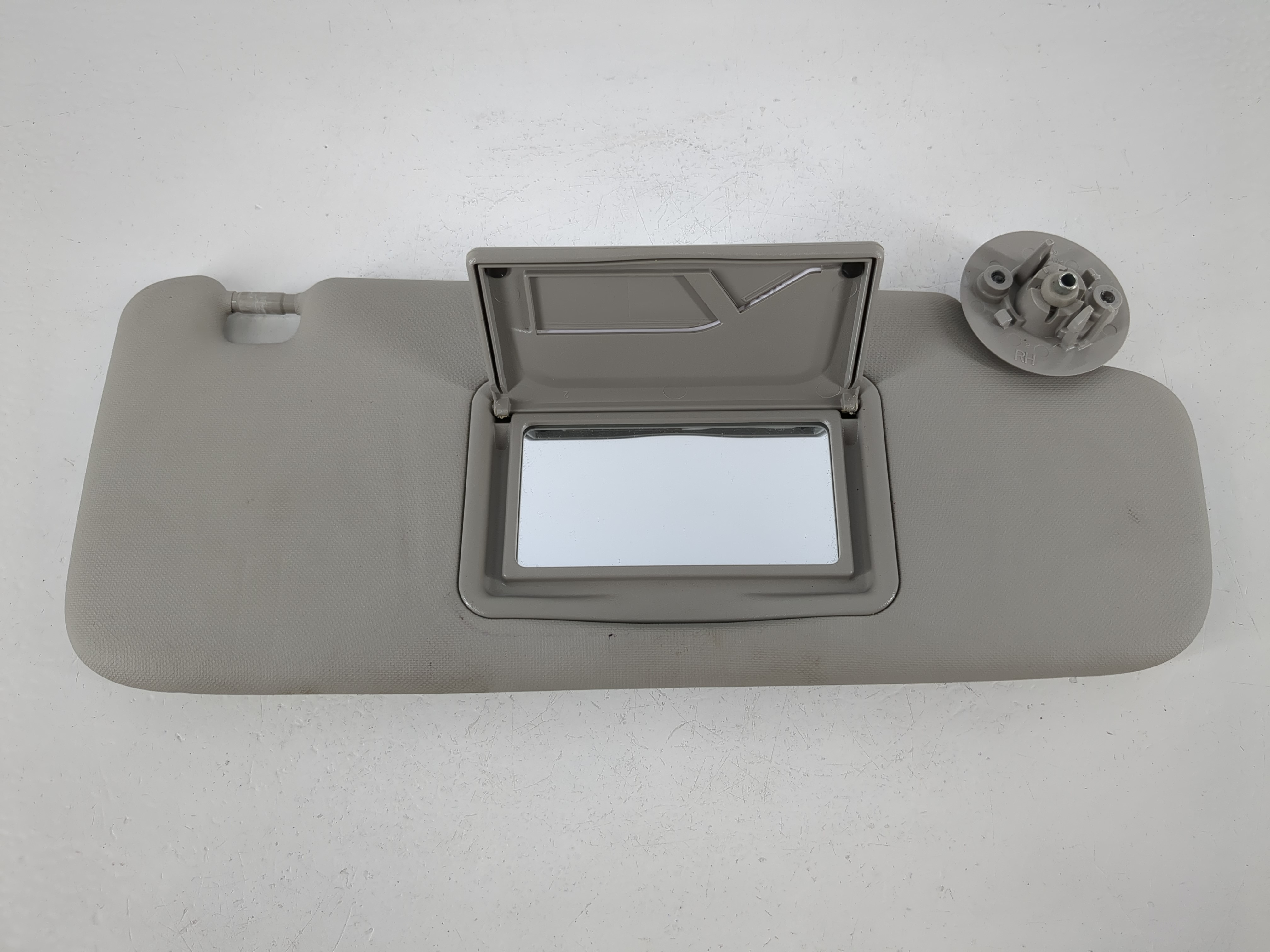 2012-2019 Chevrolet Sonic Passenger Sun Visor Mirror Right Sunvisor Grey 1095260 - Oemusedautoparts1.com