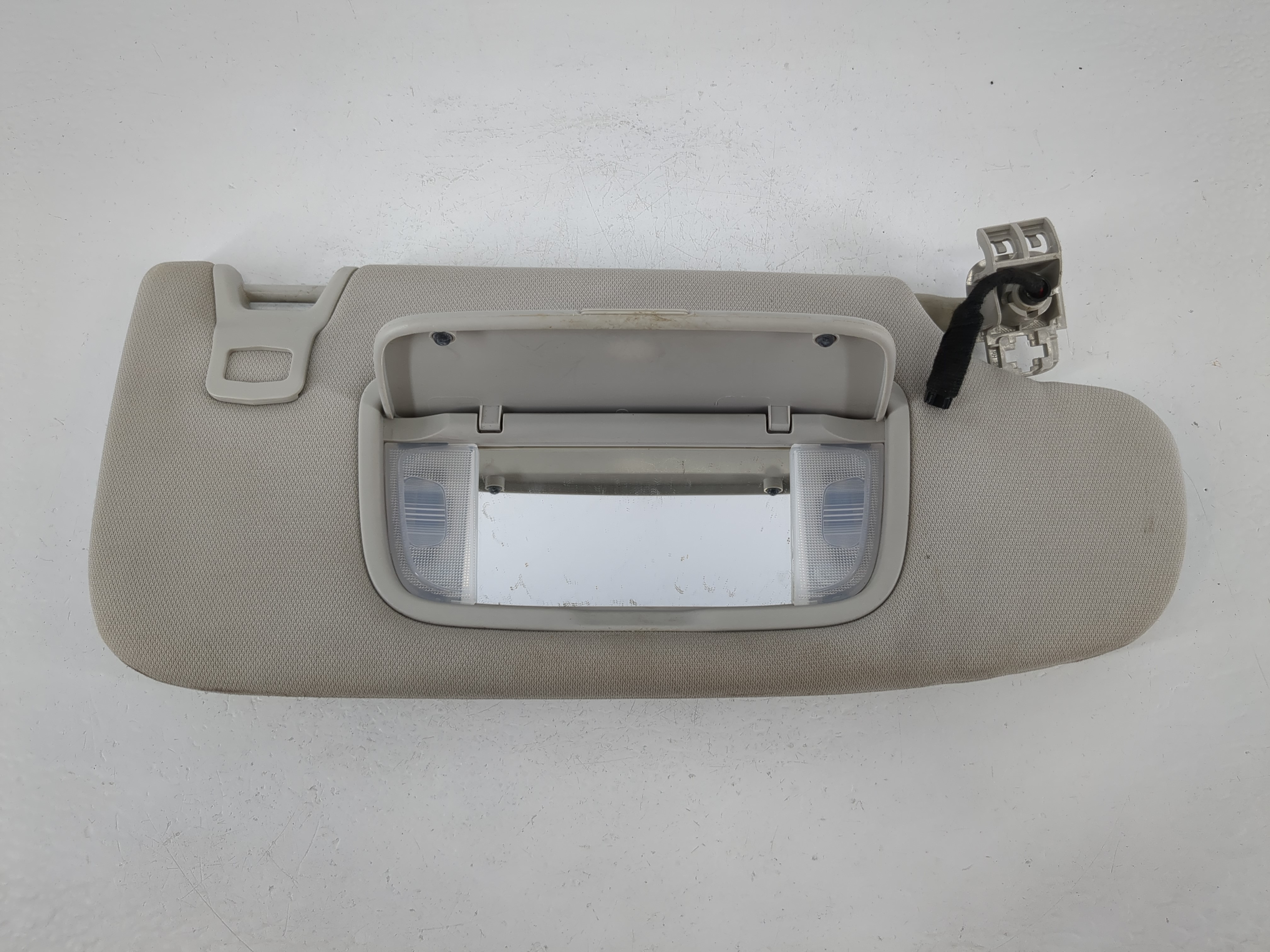 2013-2014 Ford Fusion Passenger Sun Visor Mirror Right Sunvisor 1095300 - Oemusedautoparts1.com