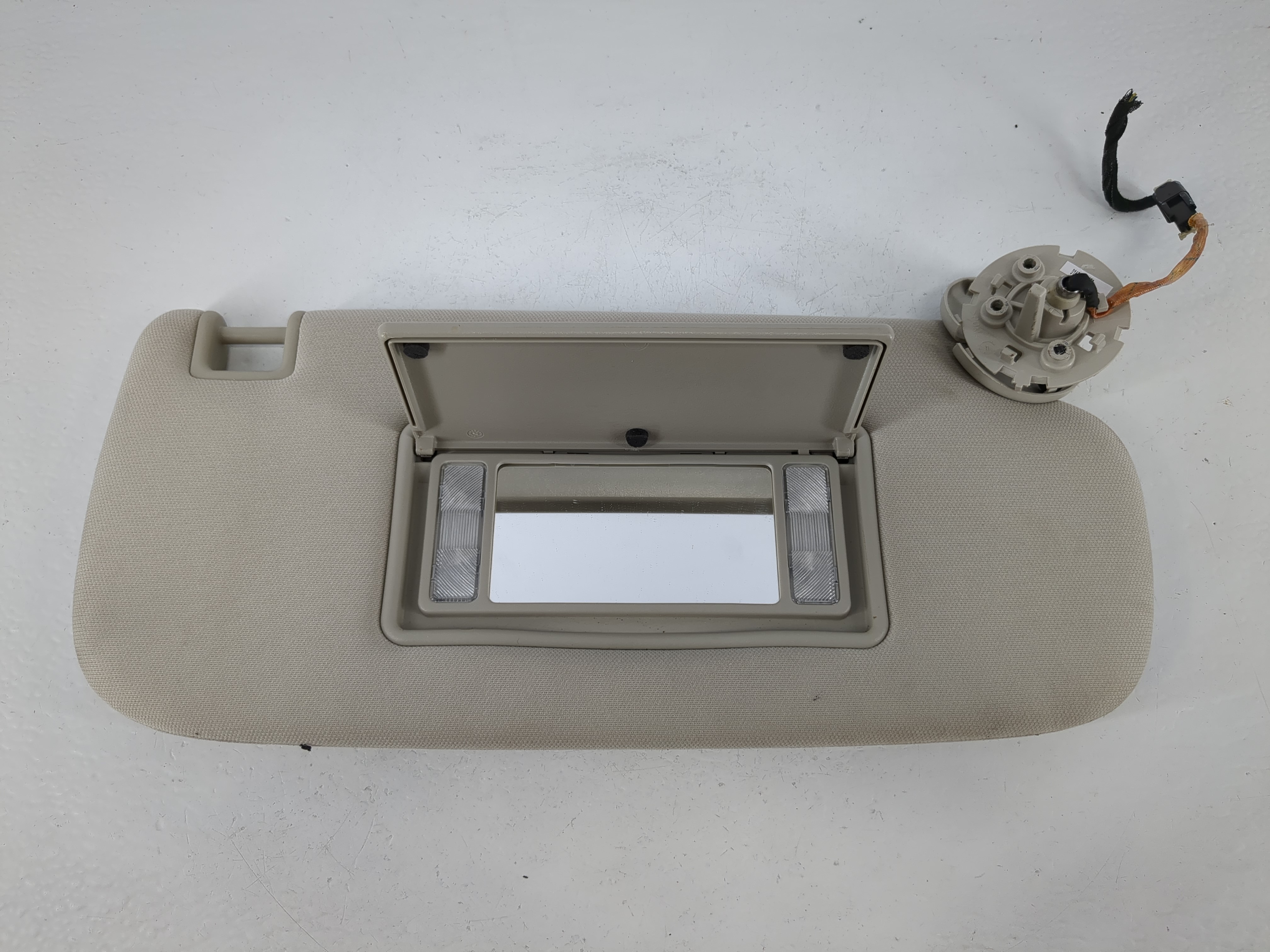 2011-2013 Jeep Grand Cherokee Passenger Sun Visor Mirror Right Sunvisor 1095304 - Oemusedautoparts1.com