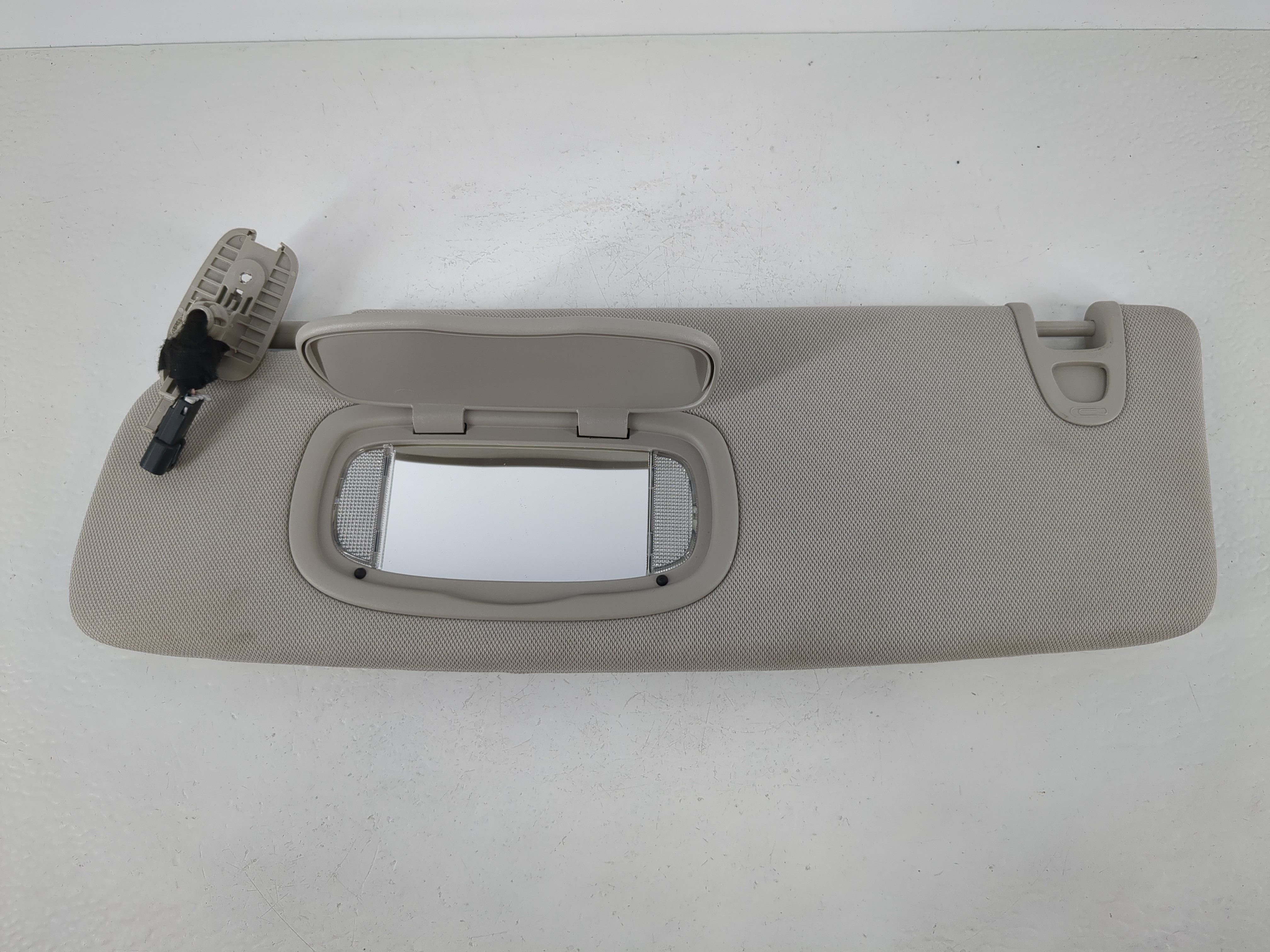 2021-2022 Chrysler Pacifica Driver Sun Visor Mirror Left Sunvisor Gray 1095310 - Oemusedautoparts1.com