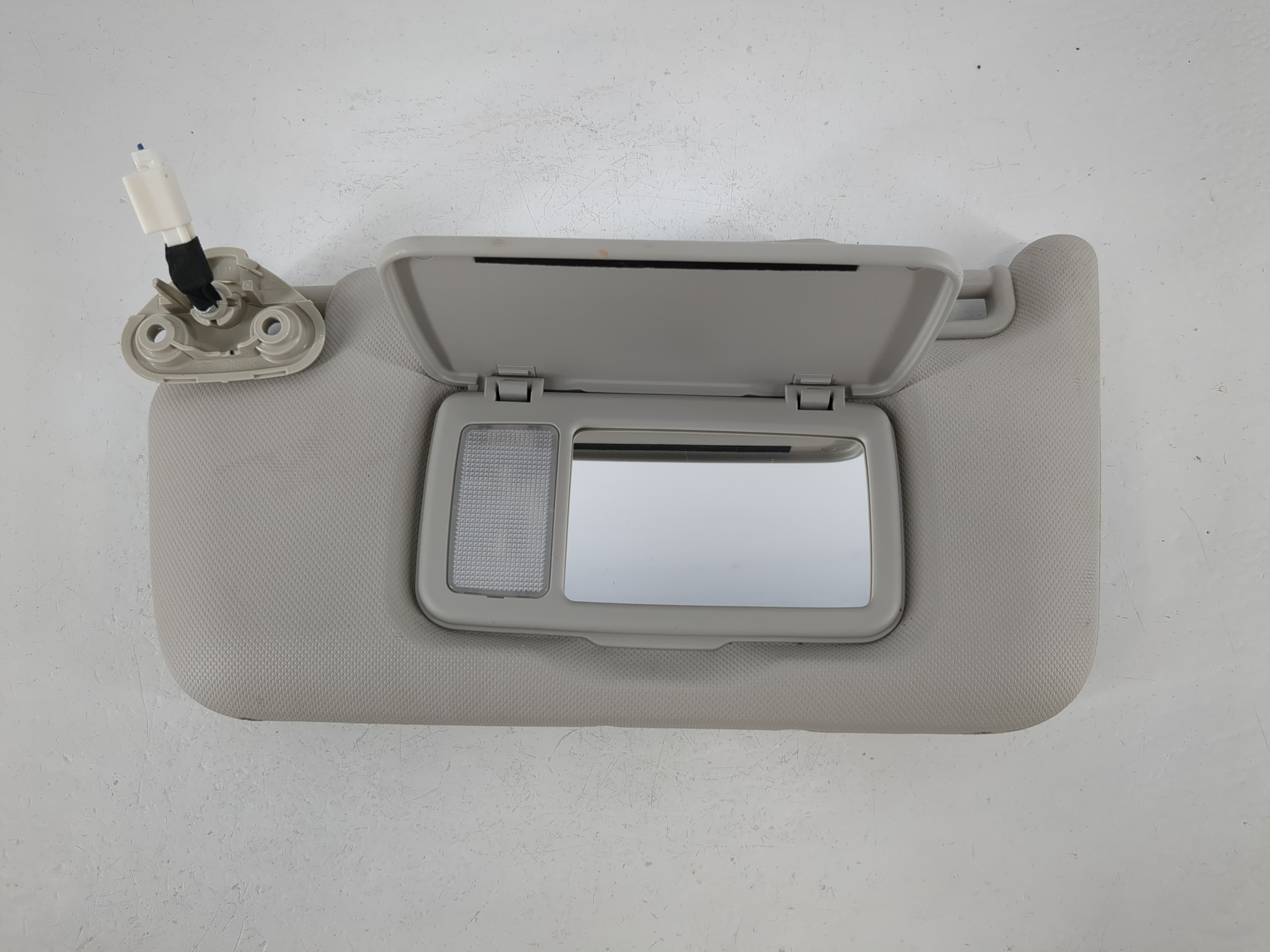 Subaru Xv Driver Sun Visor Mirror Left Sunvisor Pale Grey 1095342 - Oemusedautoparts1.com