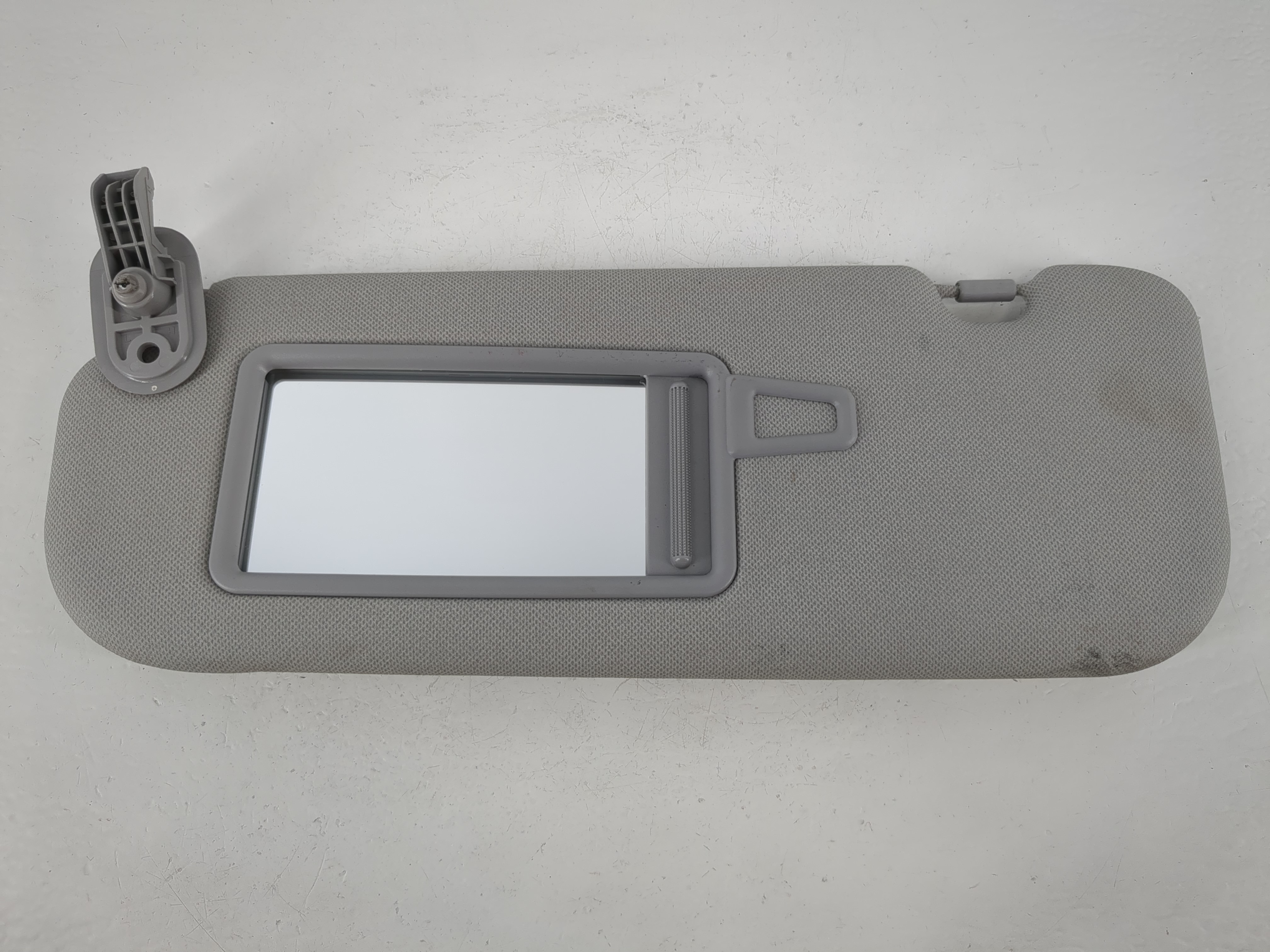 2014-2016 Hyundai Elantra Driver Sun Visor Mirror Left Sunvisor Grey 1095354 - Oemusedautoparts1.com