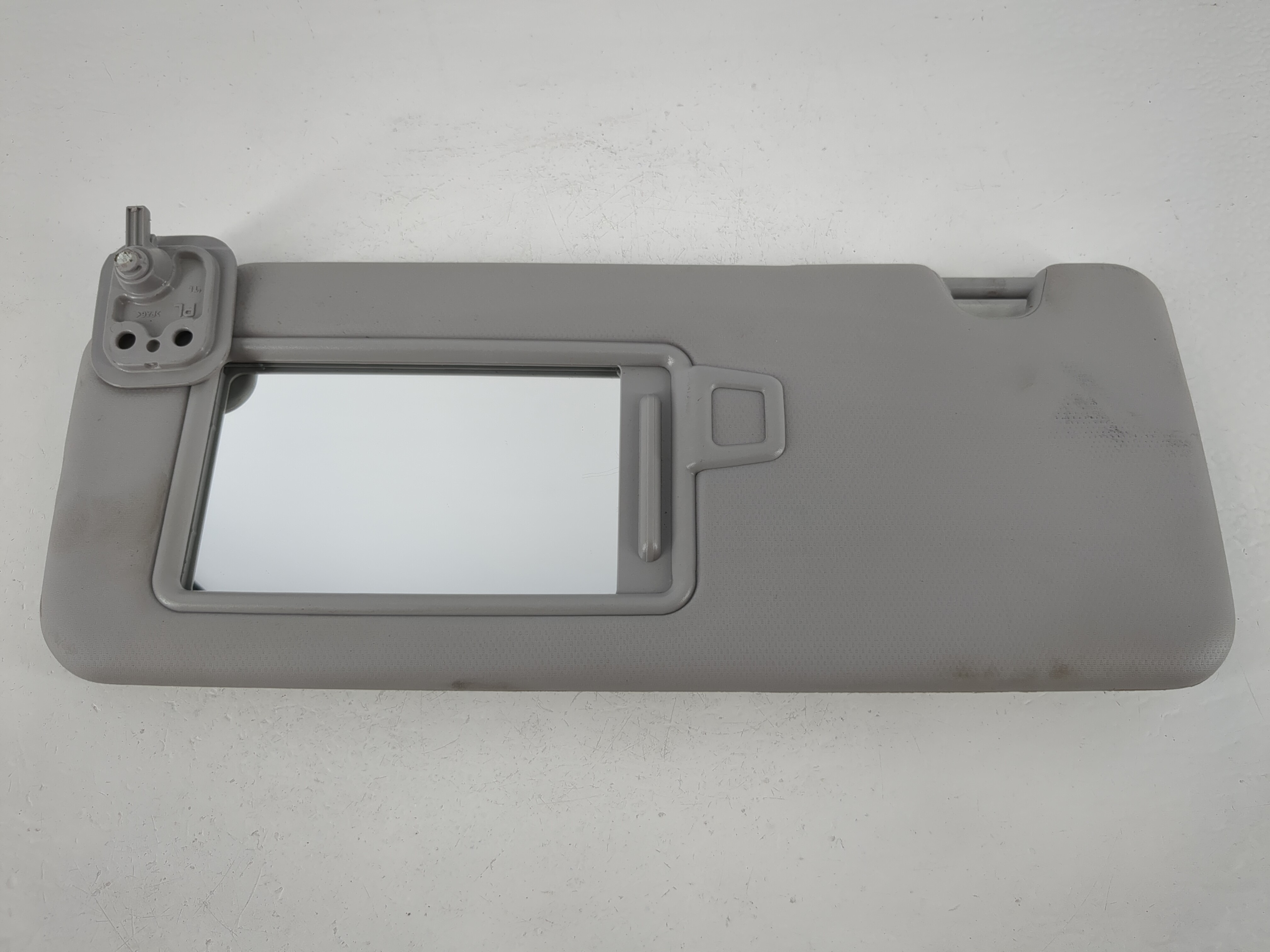 Picture of 2016-2018 Hyundai Tucson Driver Sun Visor Mirror Left Sunvisor Pale Grey 1095362