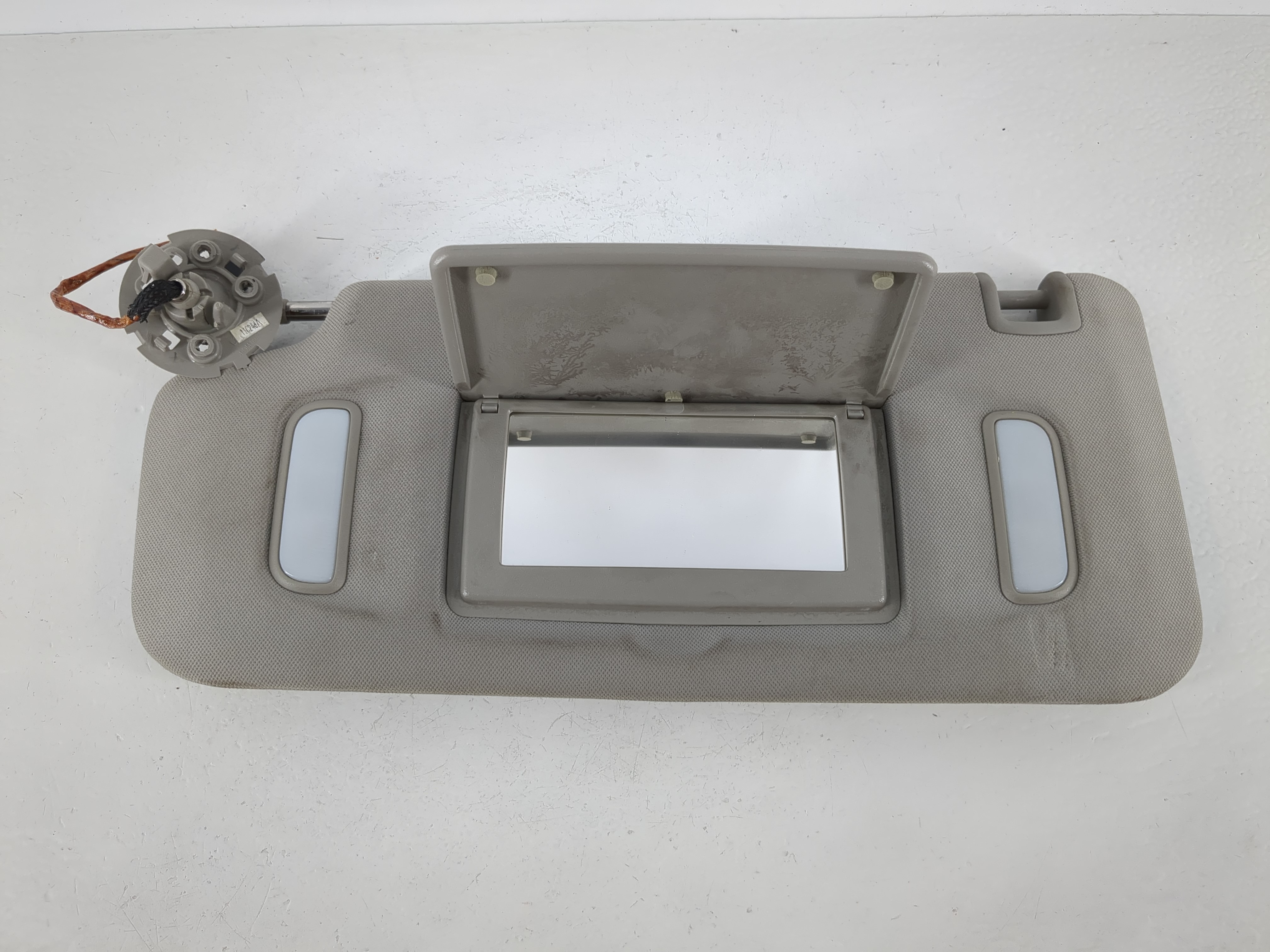 2007-2017 Gmc Acadia Driver Sun Visor Mirror Left Sunvisor Gray 1095369 - Oemusedautoparts1.com