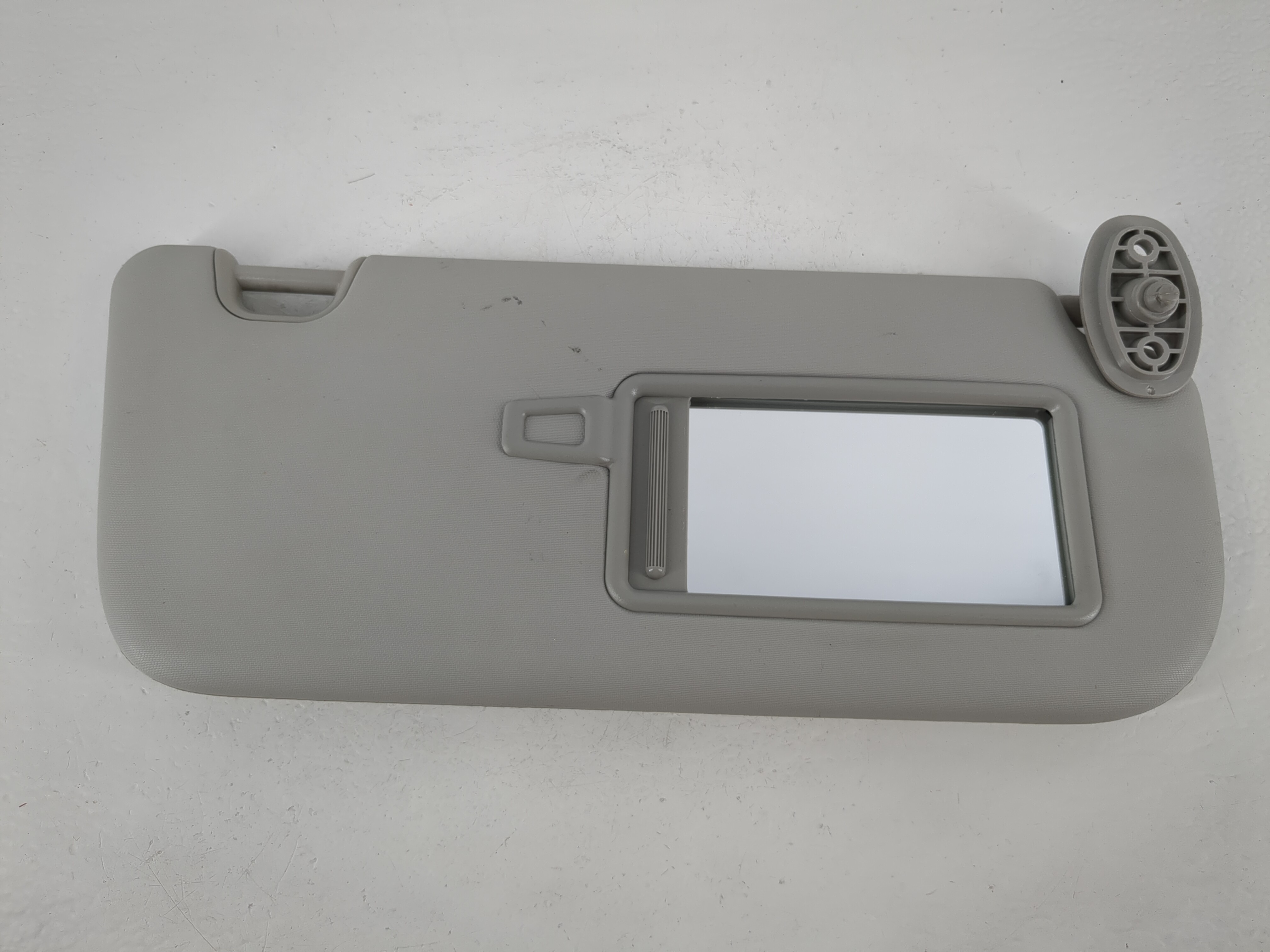 2014-2019 Kia Soul Passenger Sun Visor Mirror Right Sunvisor Light Gray 1095376 - Oemusedautoparts1.com
