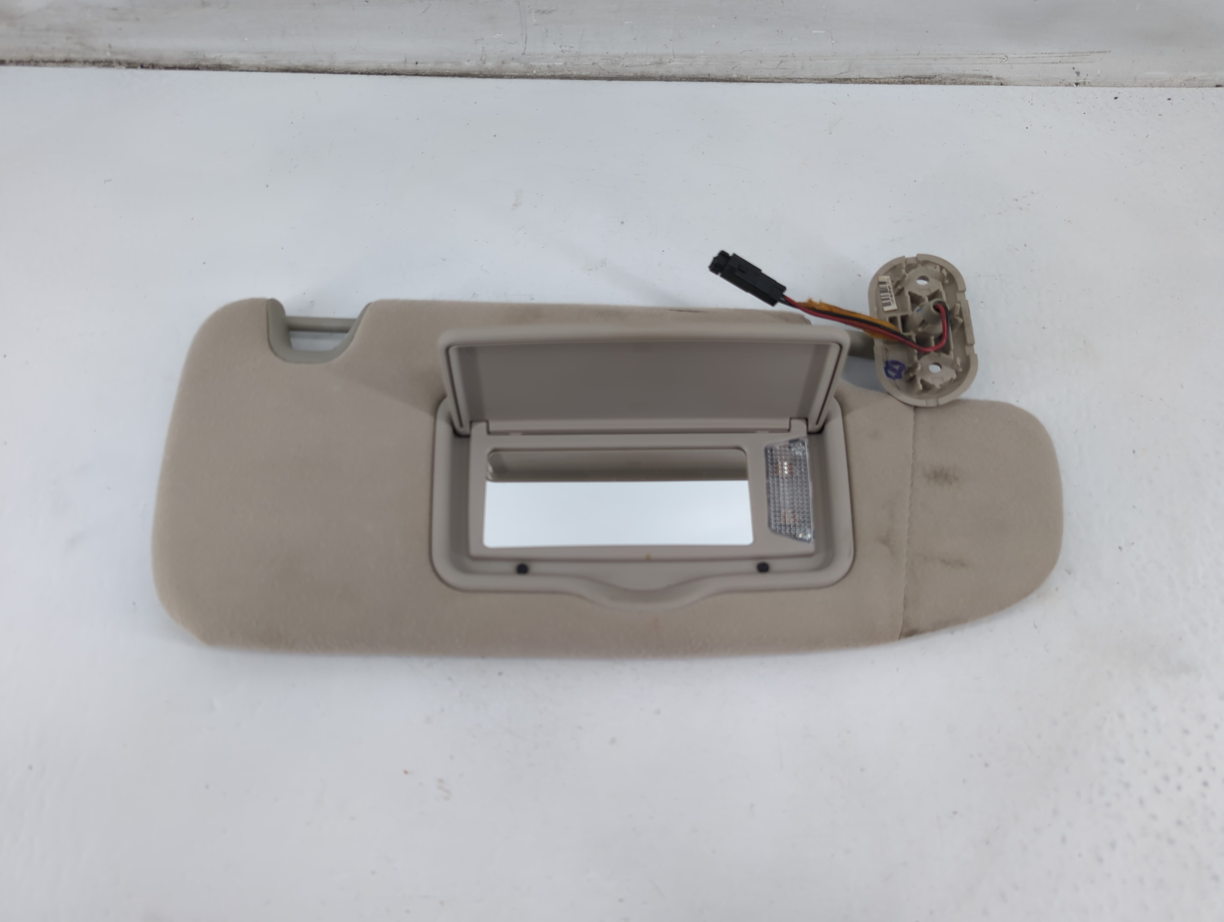 2006-2009 Mercury Milan Passenger Sun Visor Mirror Right Sunvisor 1095390 - Oemusedautoparts1.com