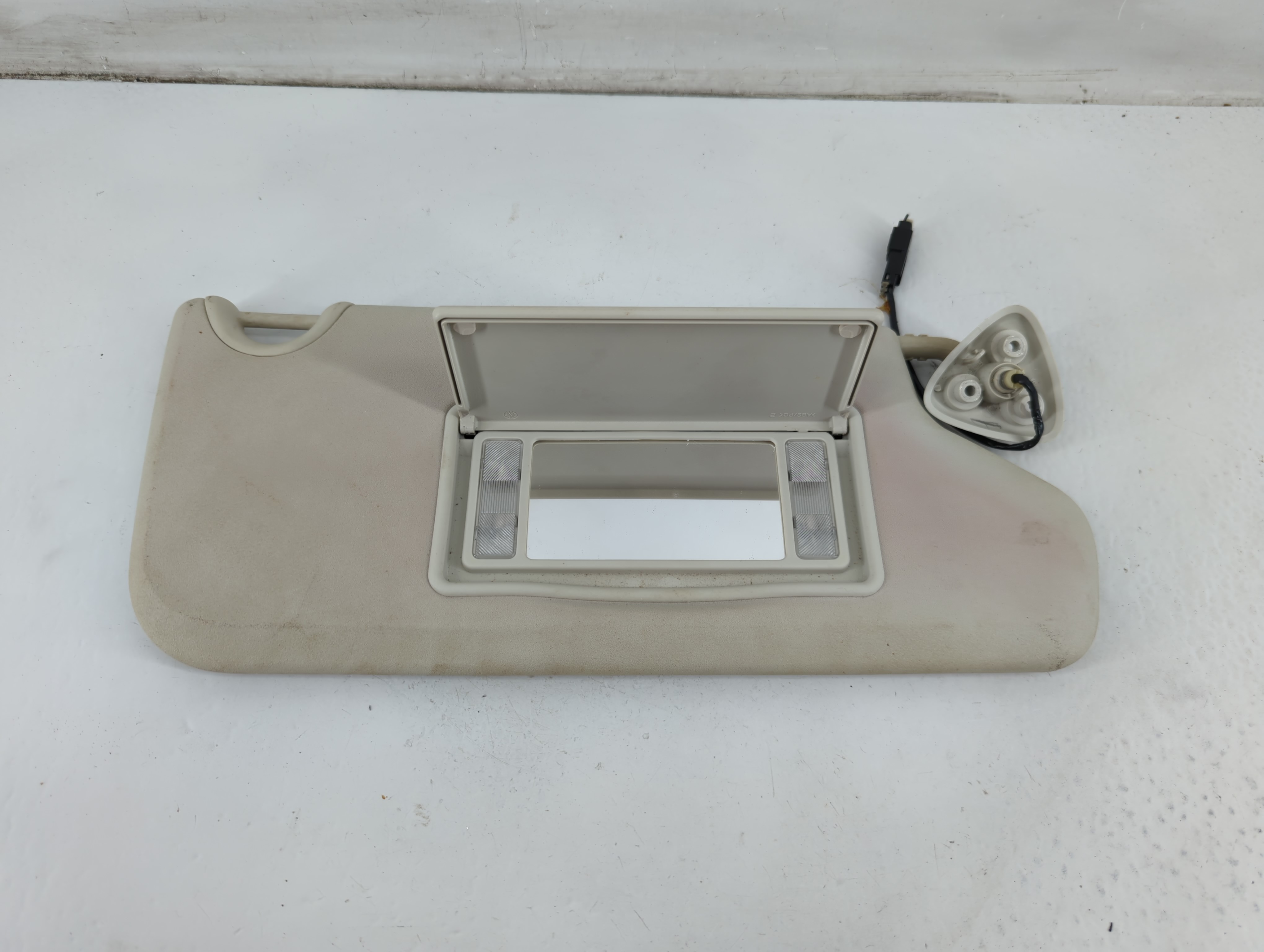 2009-2010 Dodge Journey Passenger Sun Visor Mirror Right Sunvisor Ivory 1095445 - Oemusedautoparts1.com