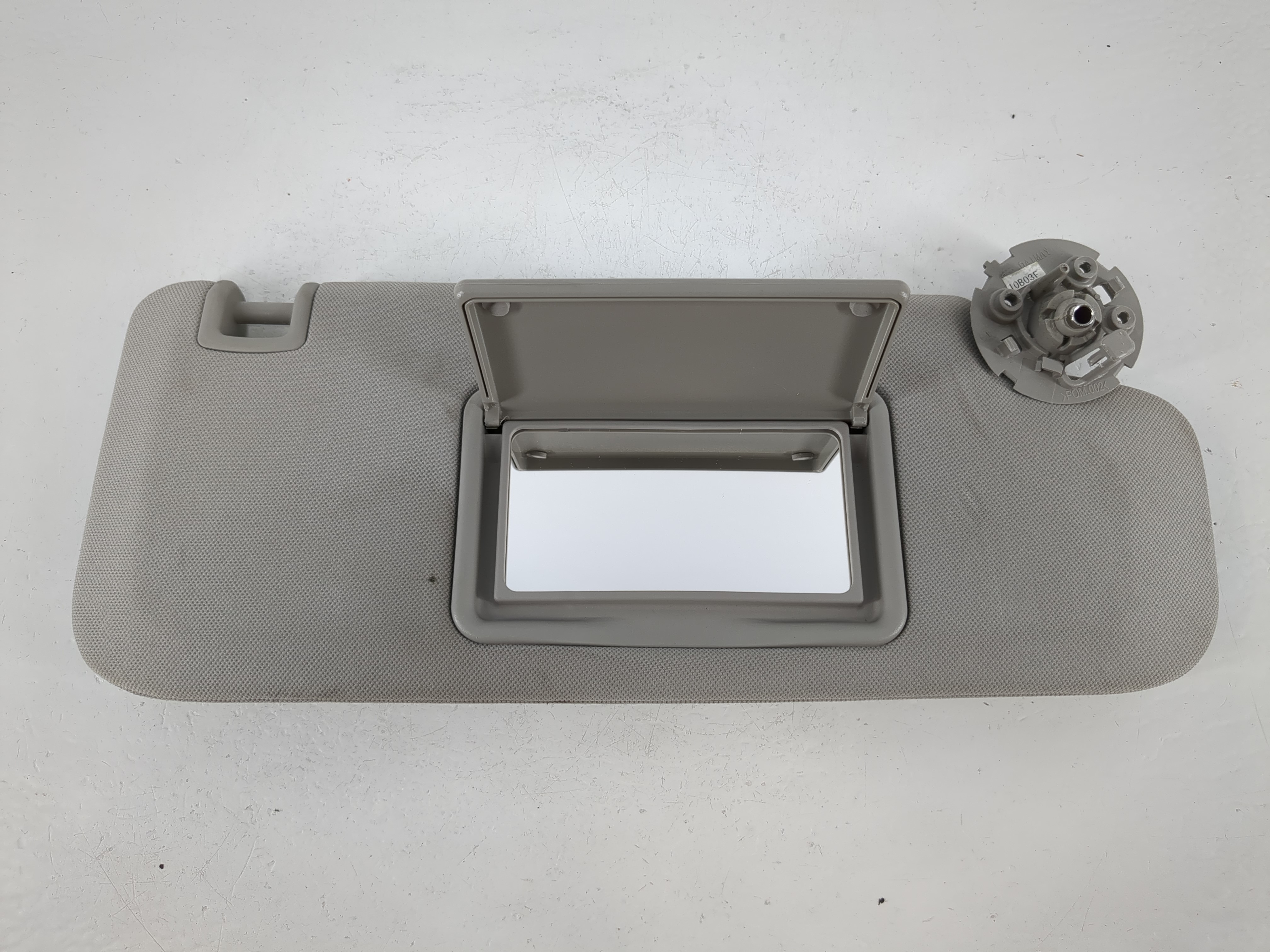 2004-2012 Chevrolet Malibu Passenger Sun Visor Mirror Right Sunvisor 1095454 - Oemusedautoparts1.com