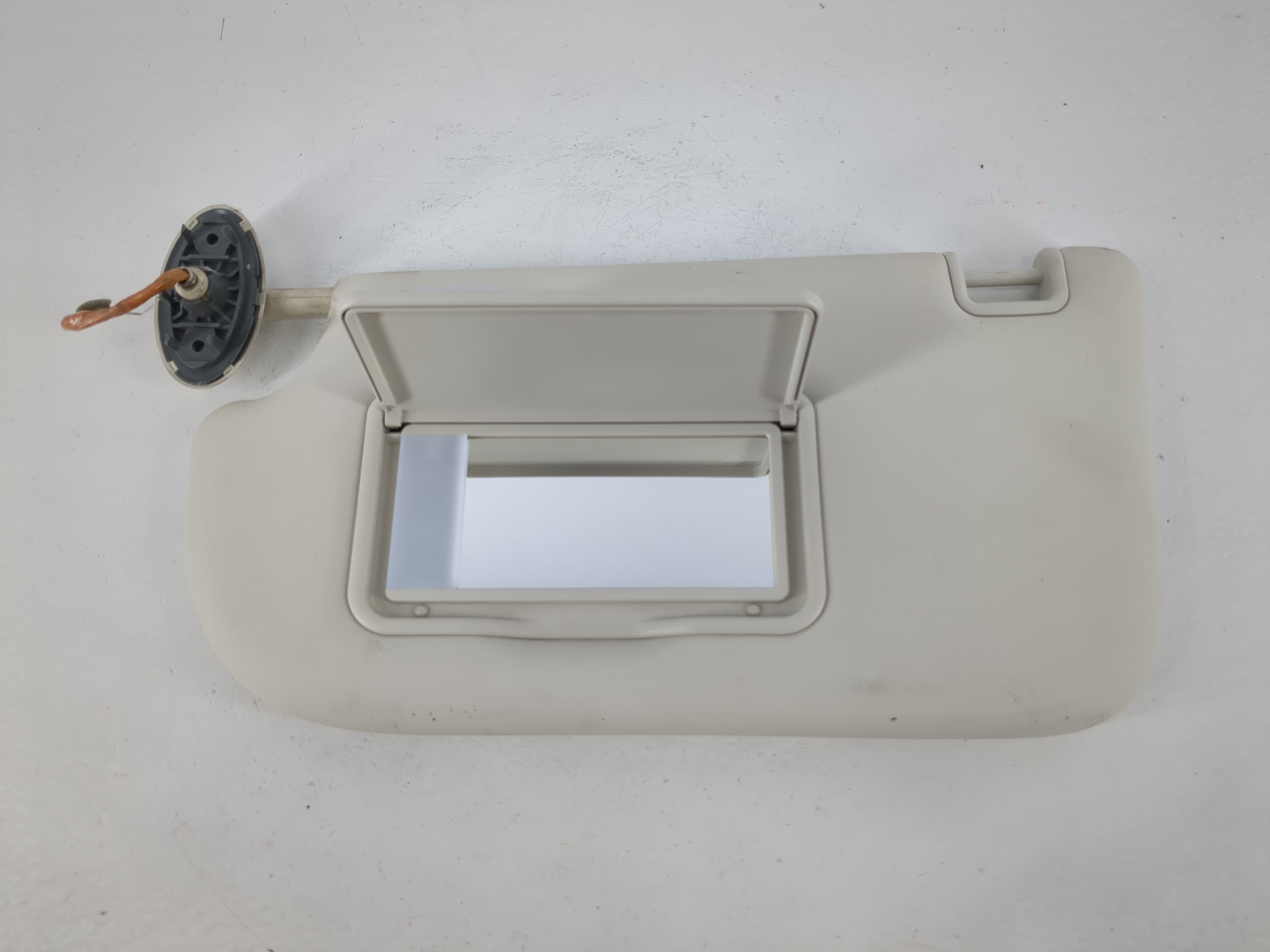 Picture of 2013-2019 Ford Escape Driver Sun Visor Mirror Left Sunvisor Light Grey 1095456