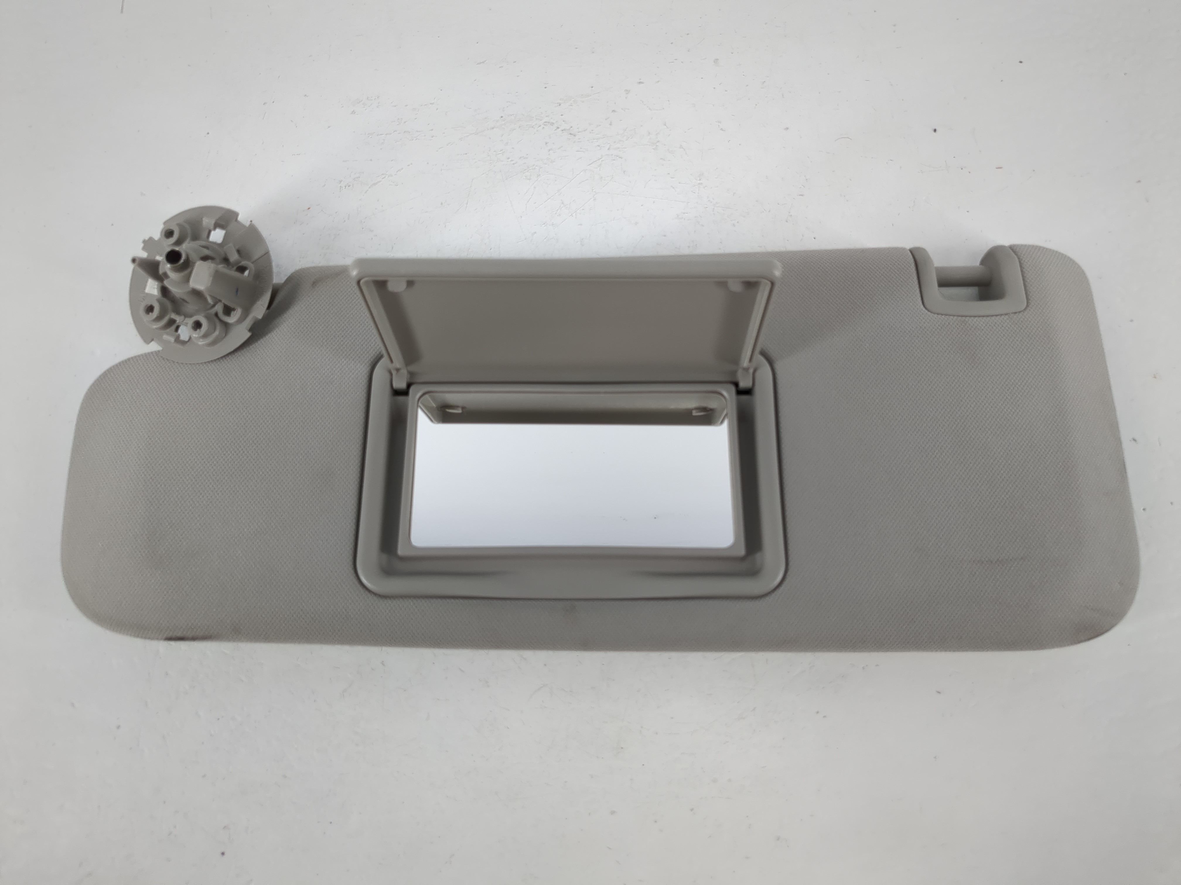 2004-2012 Chevrolet Malibu Driver Sun Visor Mirror Left Sunvisor Grey 1095462 - Oemusedautoparts1.com