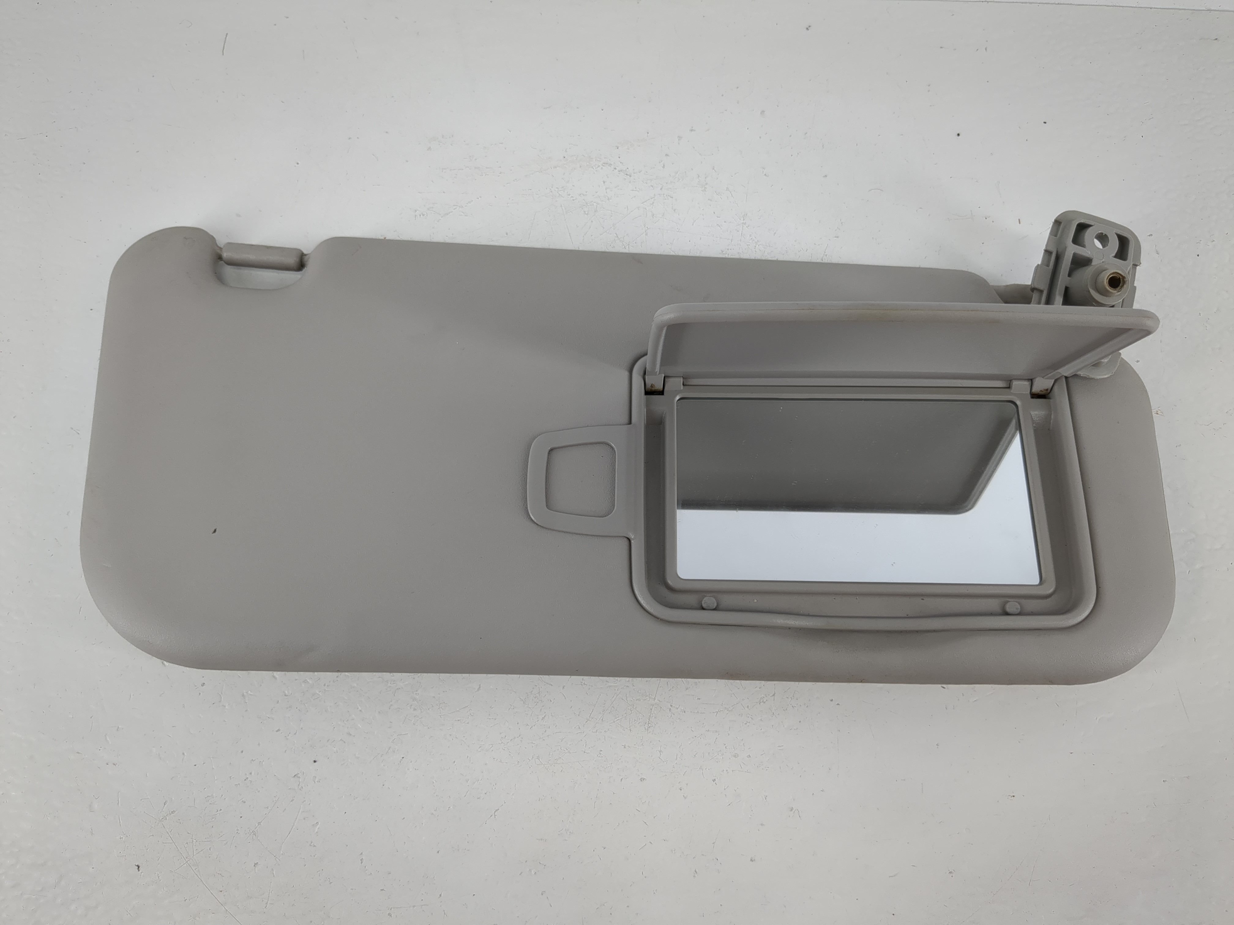 2010-2013 Kia Soul Passenger Sun Visor Mirror Right Sunvisor Gray 1095467 - Oemusedautoparts1.com