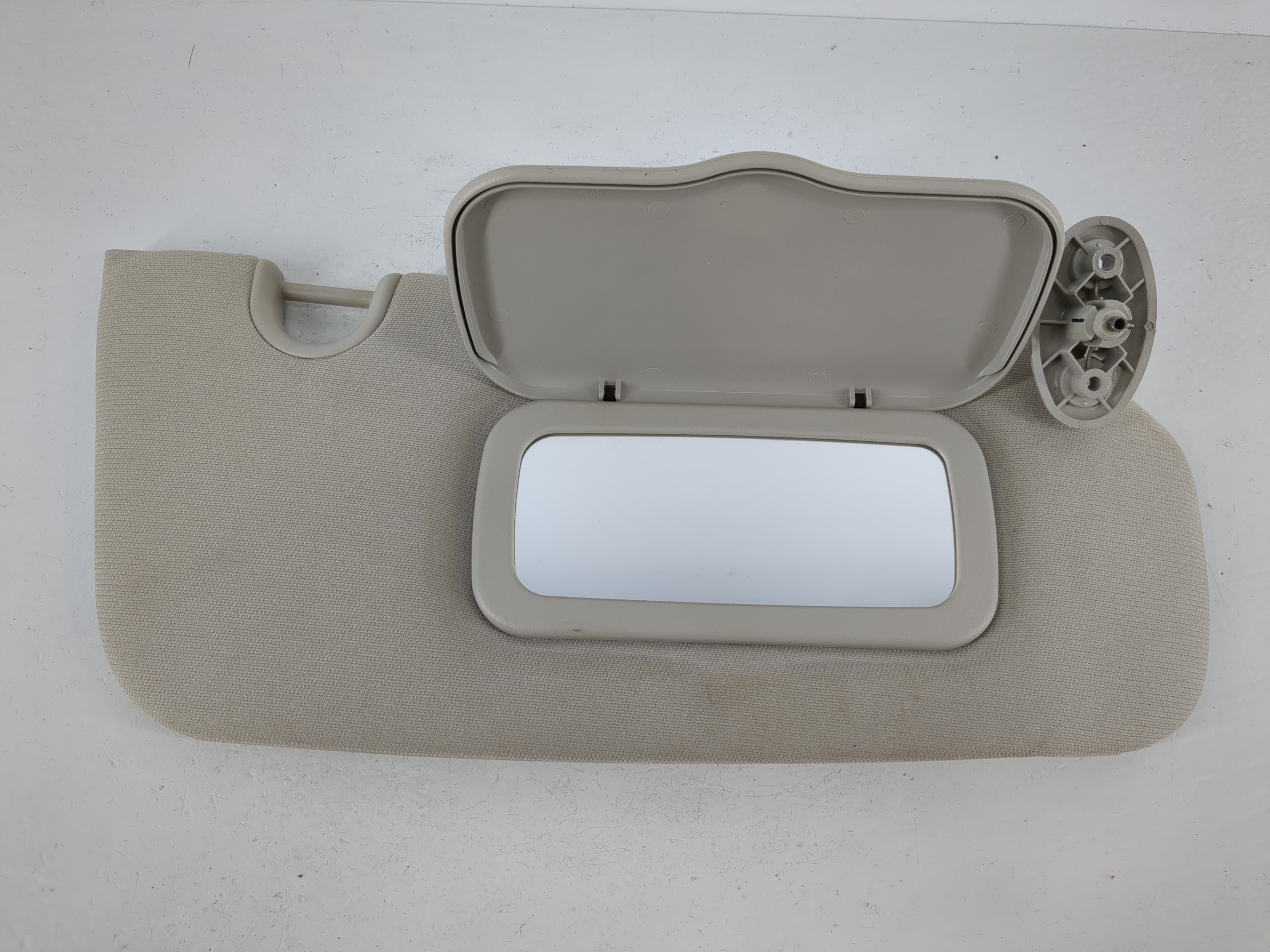 2010-2017 Jeep Patriot Driver Sun Visor Mirror Left Sunvisor Light Gray 1095469 - Oemusedautoparts1.com