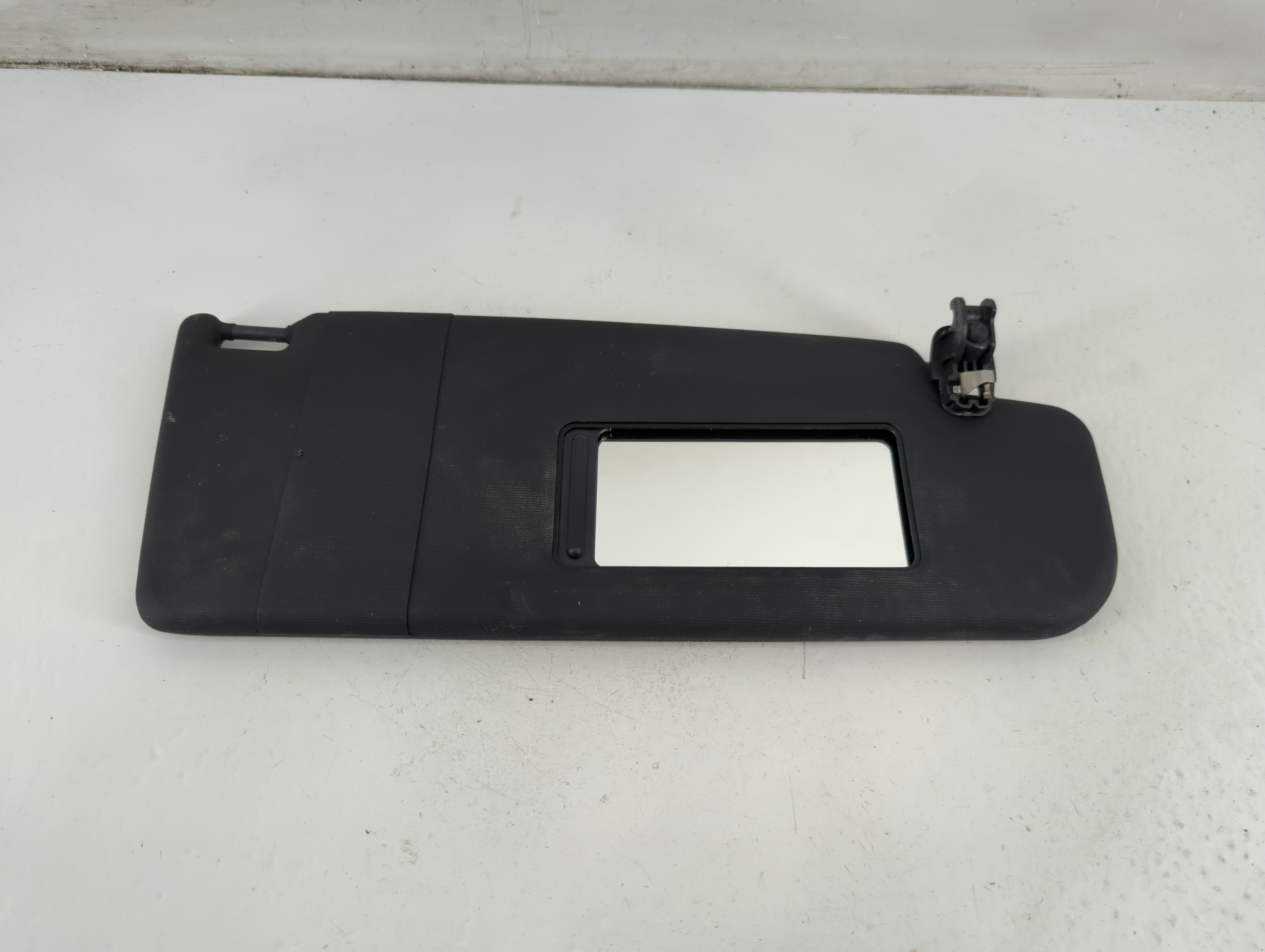 Picture of 2014-2020 Infiniti Q50 Passenger Sun Visor Mirror Right Sunvisor Black 1095474