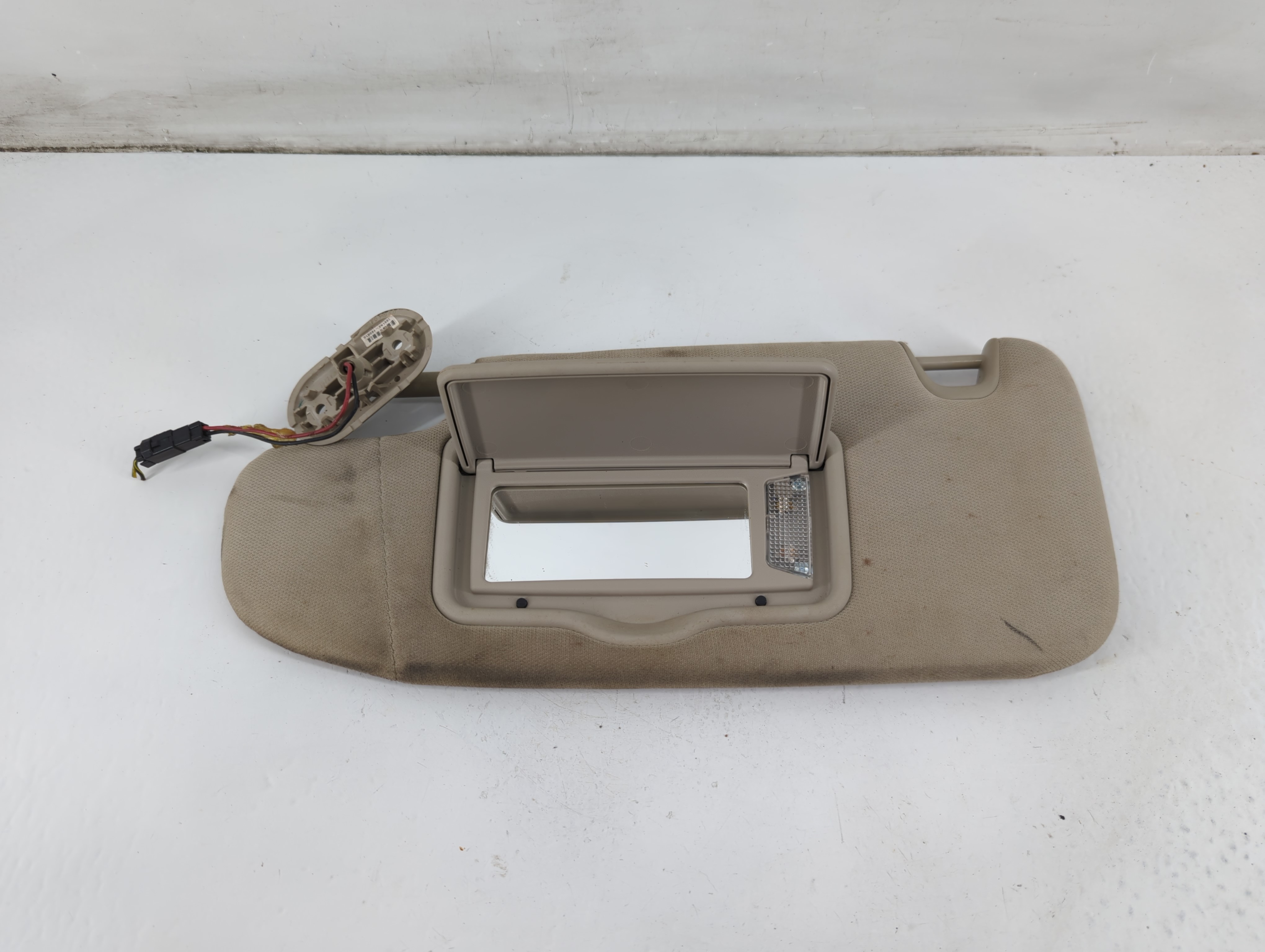 2010-2012 Ford Fusion Driver Sun Visor Mirror Left Sunvisor Tan 1095478 - Oemusedautoparts1.com