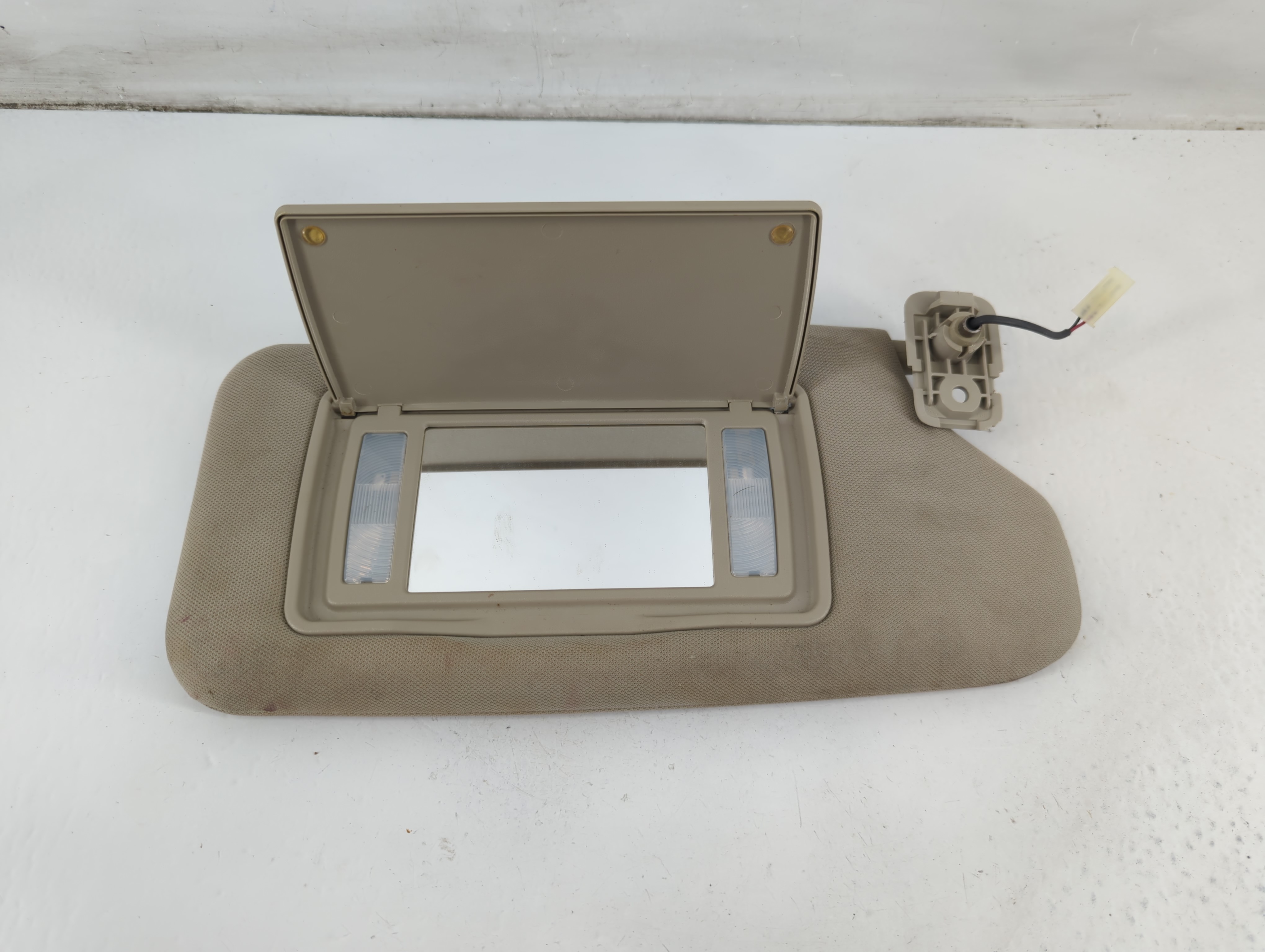 Picture of 2008-2009 Nissan Altima Passenger Sun Visor Mirror Right Sunvisor 1095493