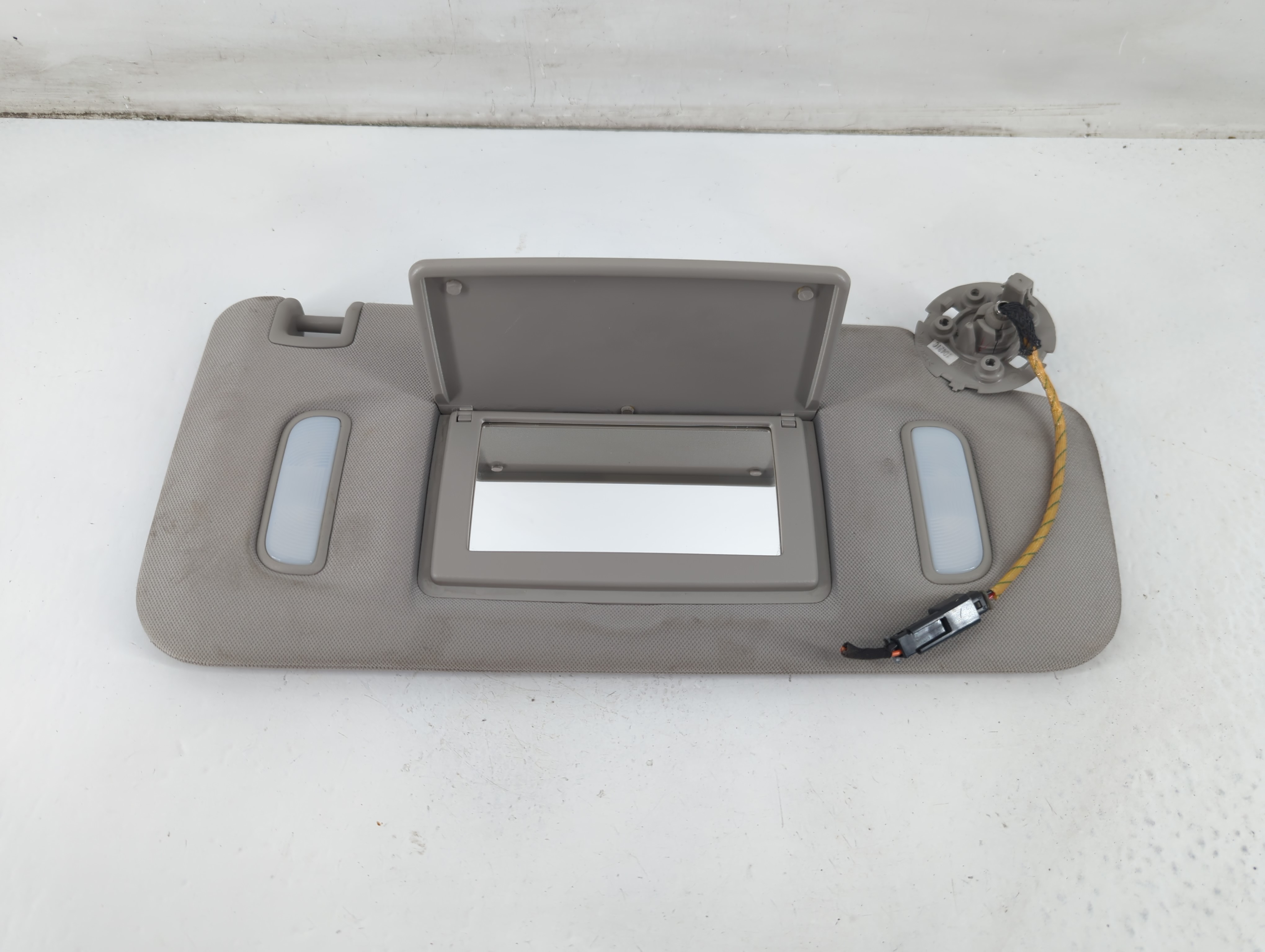 Picture of 2008-2017 Buick Enclave Passenger Sun Visor Mirror Right Sunvisor Grey 1095498