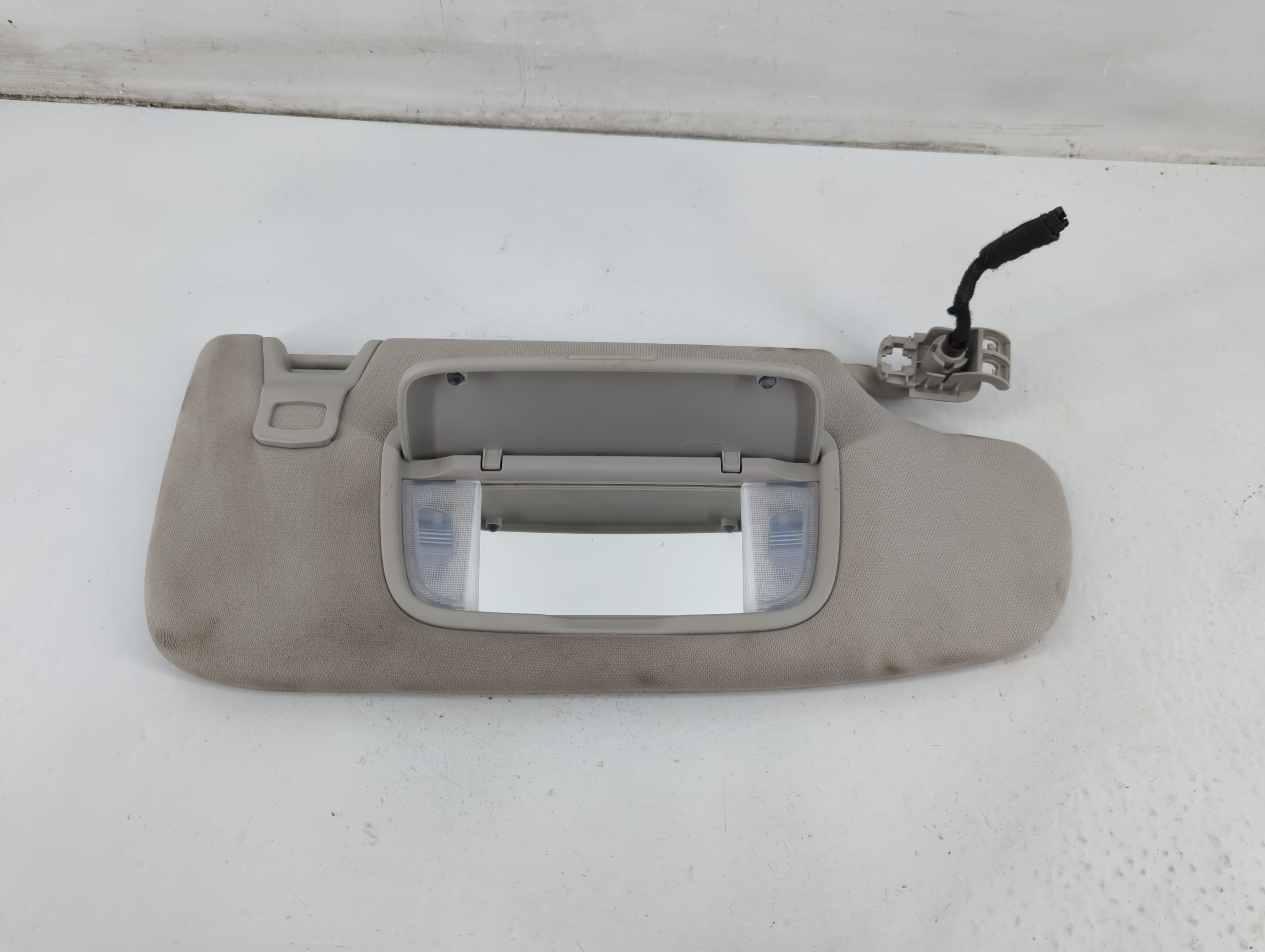2013-2014 Ford Fusion Passenger Sun Visor Mirror Right Sunvisor Grey 1095501 - Oemusedautoparts1.com
