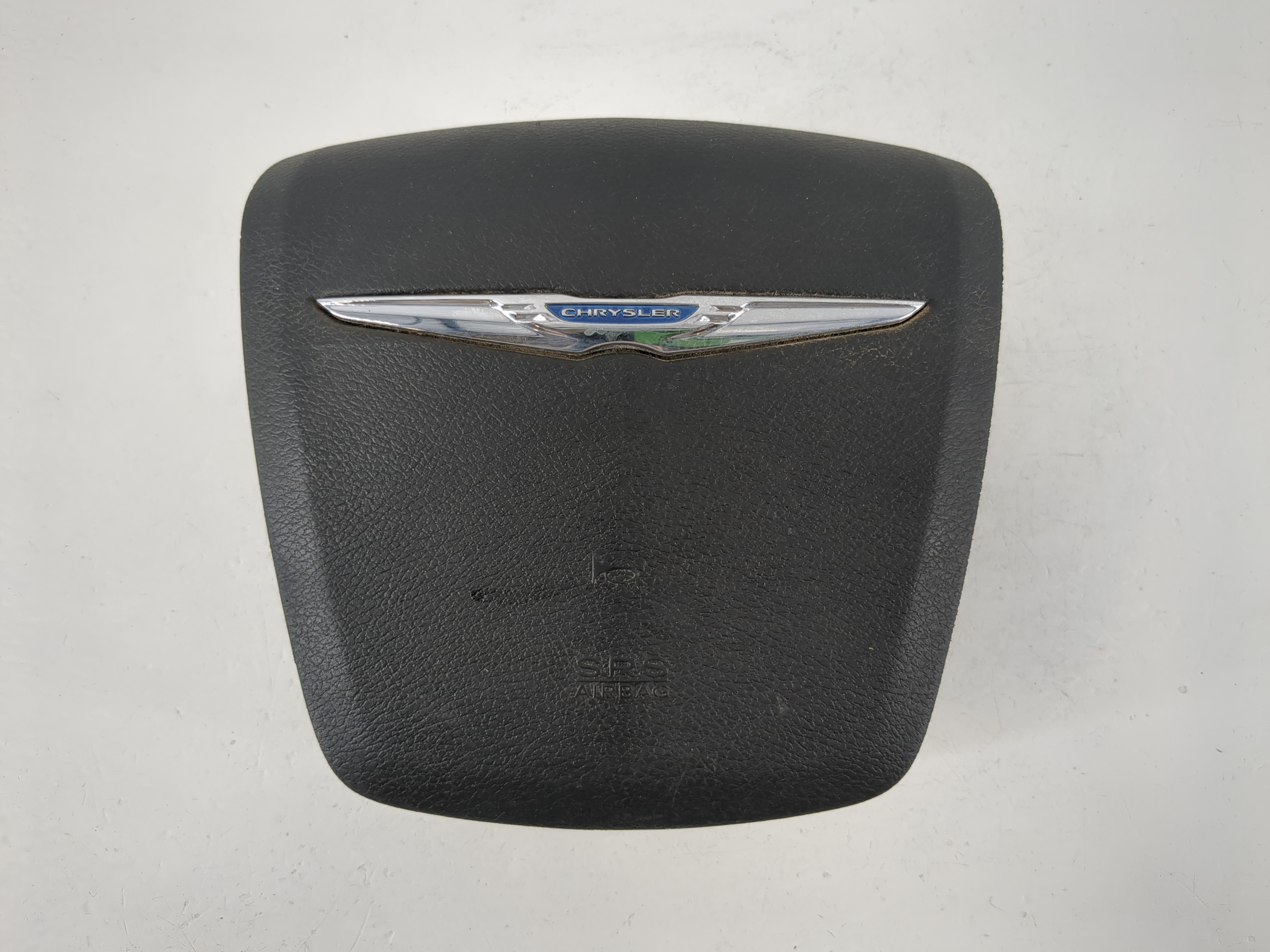 2013 Chrysler Town & Country Air Bag Driver Left Steering Wheel Mounted 1095532 - Oemusedautoparts1.com