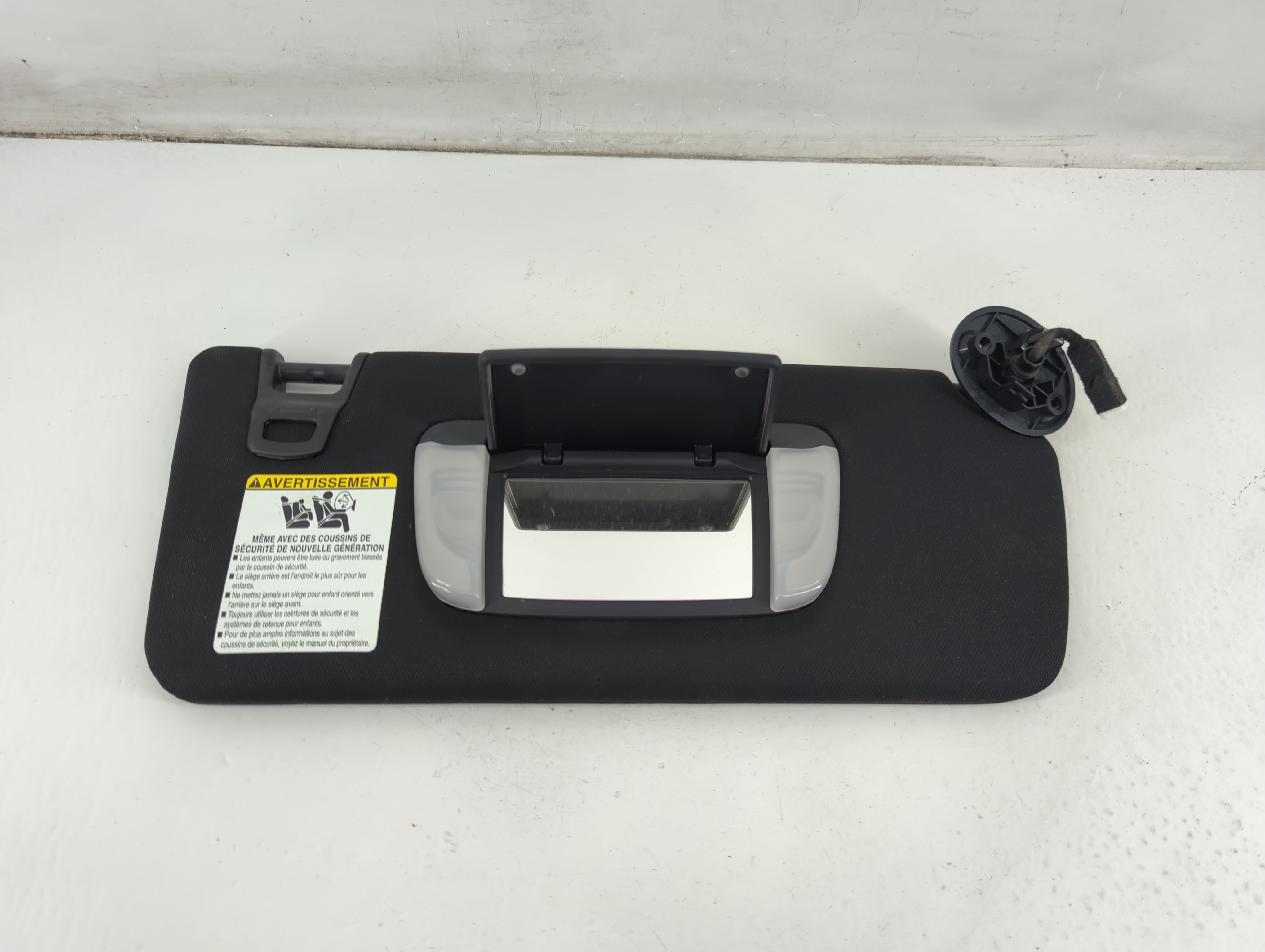 2016-2022 Toyota Tacoma Passenger Sun Visor Mirror Right Sunvisor Black 1095549 - Oemusedautoparts1.com