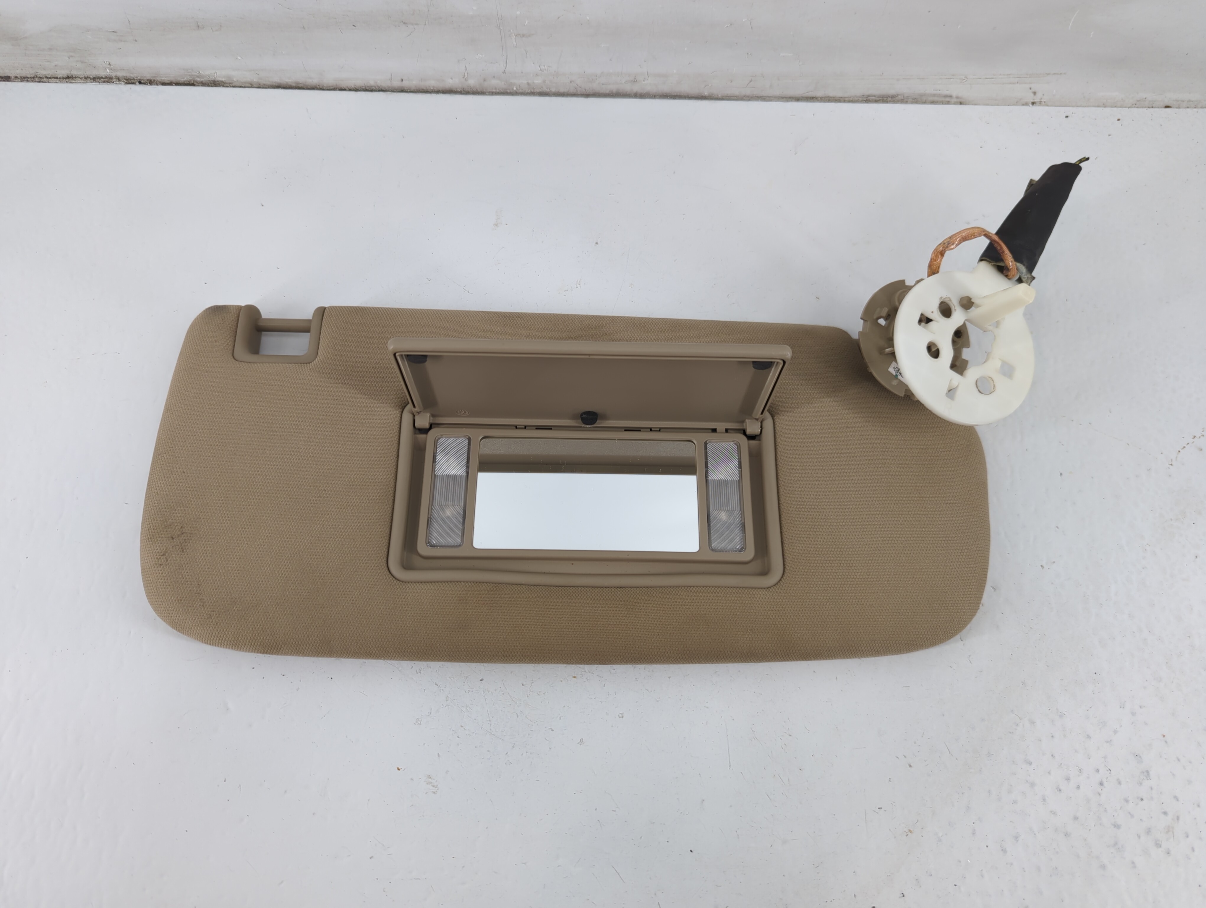 2011-2013 Jeep Grand Cherokee Passenger Sun Visor Mirror Right Sunvisor 1095553 - Oemusedautoparts1.com