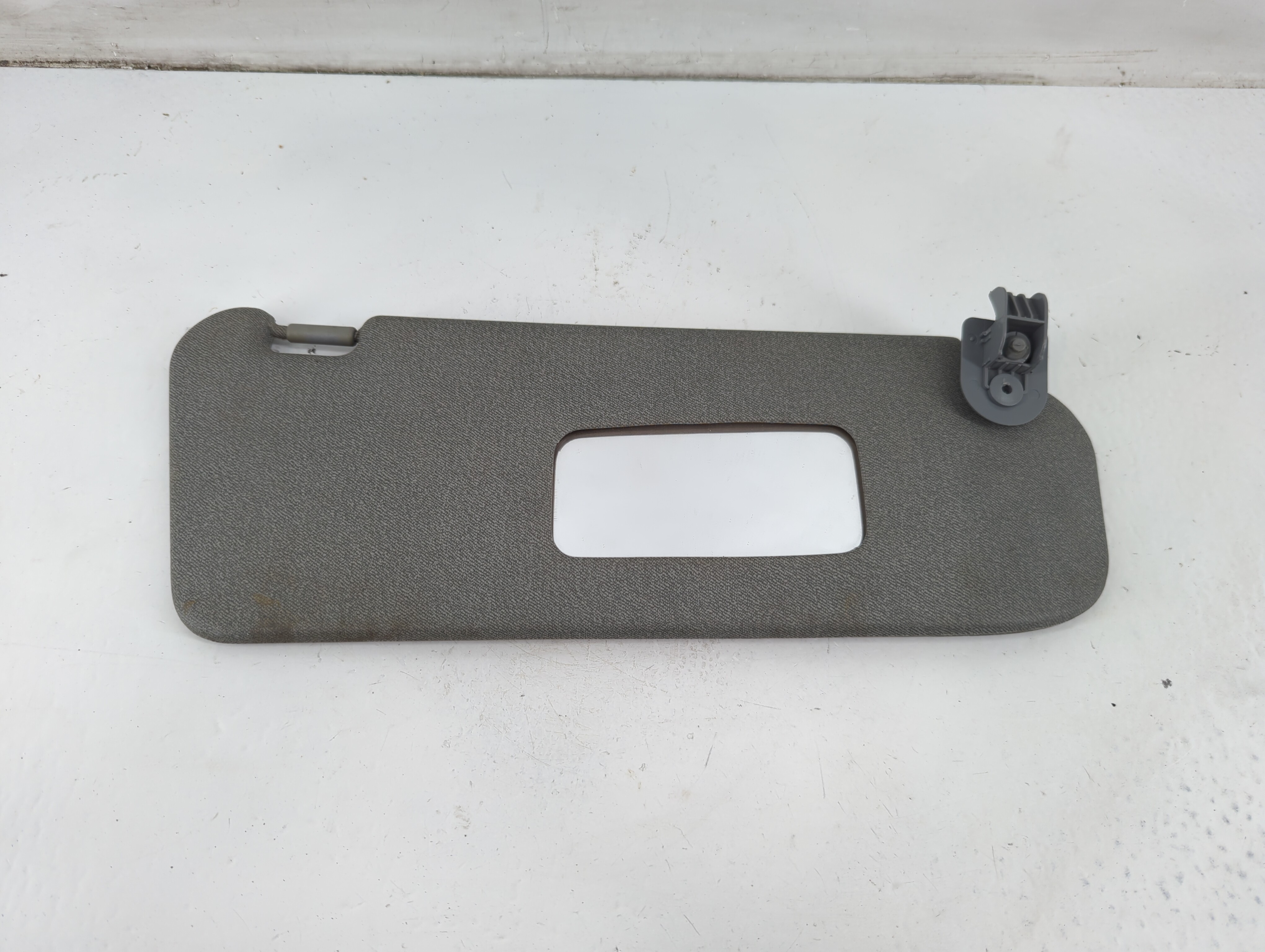 2004-2005 Chevrolet Aveo Passenger Sun Visor Mirror Right Sunvisor 1095563 - Oemusedautoparts1.com