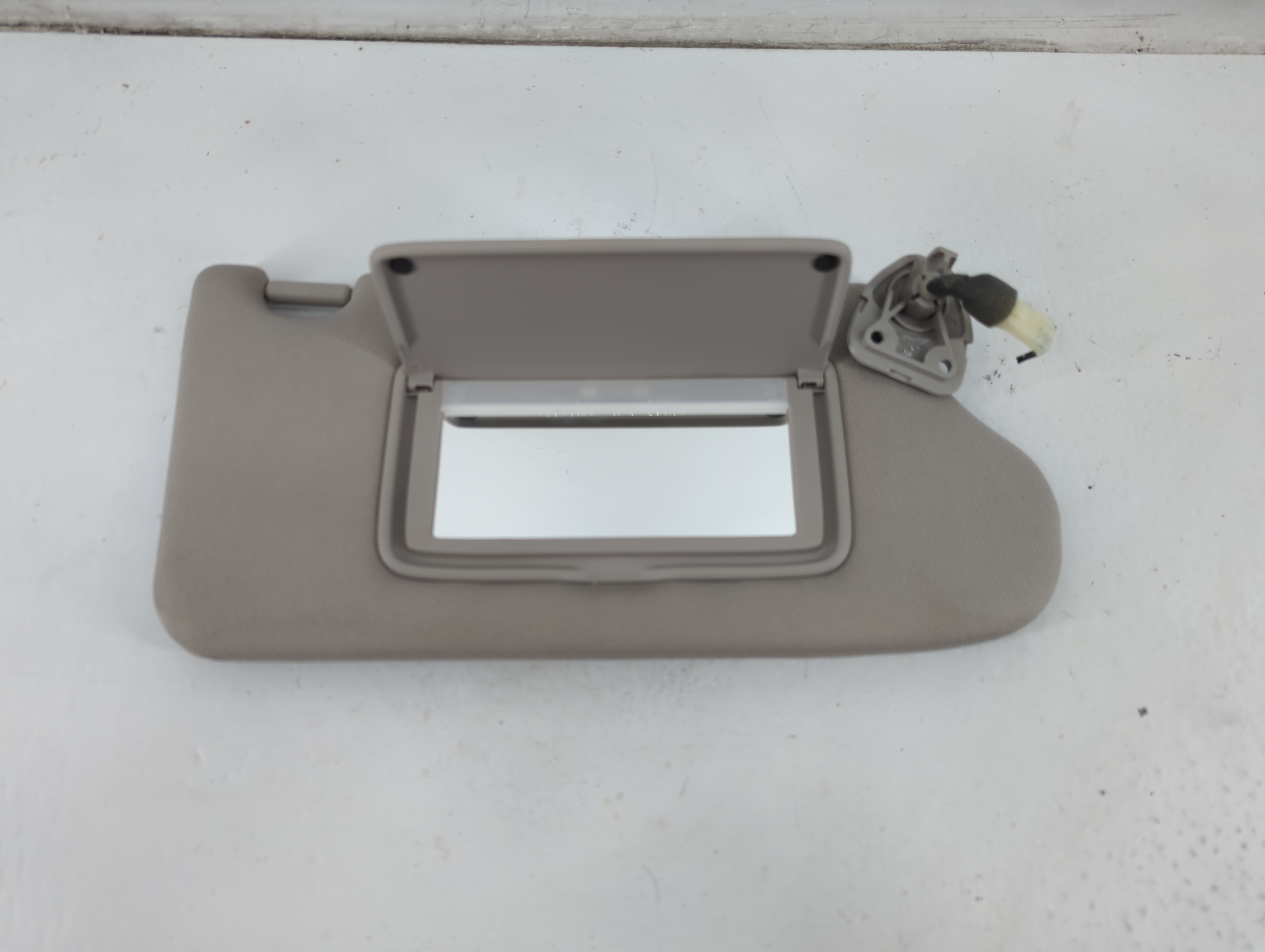 Picture of 2013-2018 Nissan Altima Passenger Sun Visor Mirror Right Sunvisor Gray 1095567