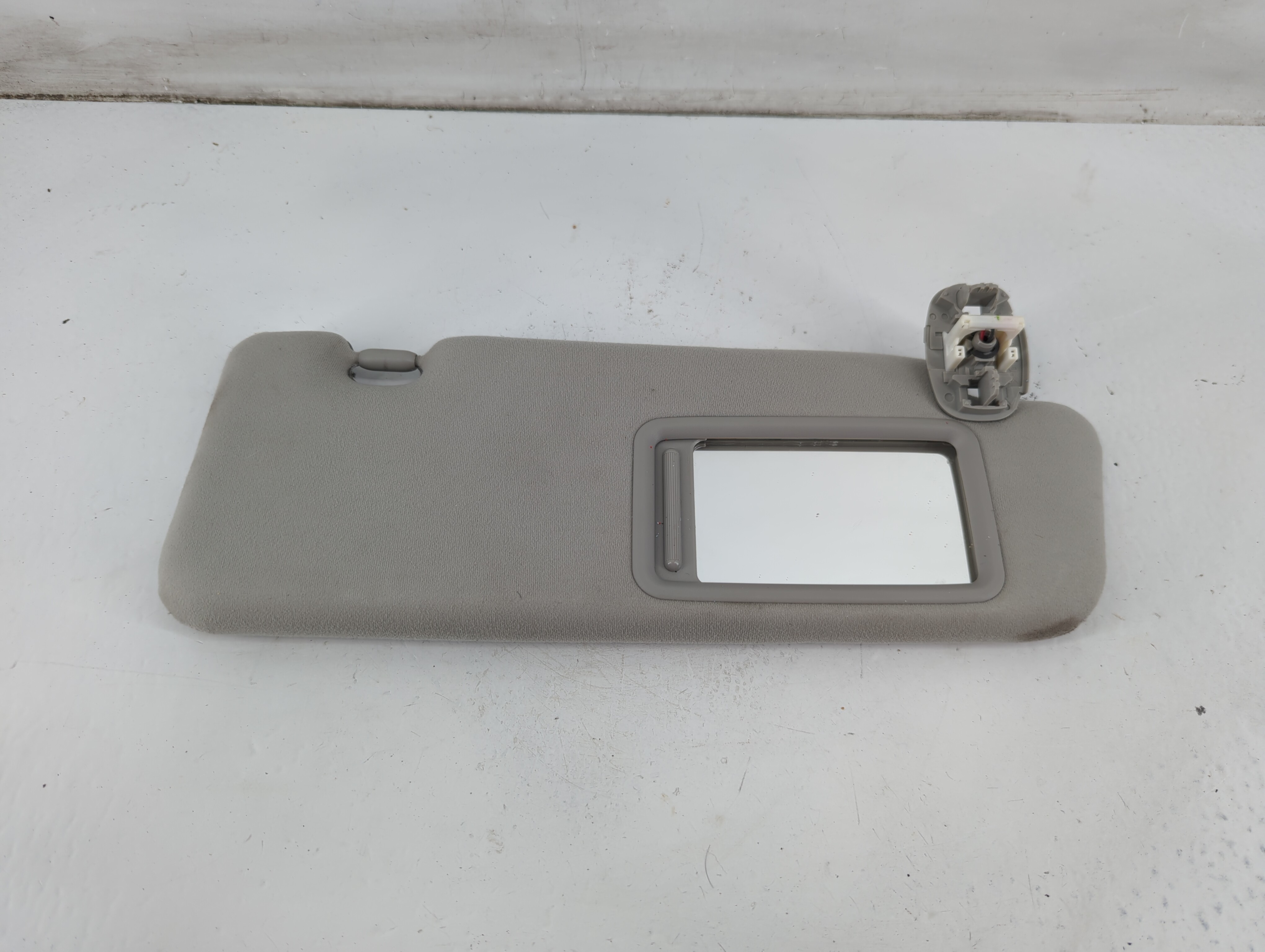 2010-2015 Toyota Prius Passenger Sun Visor Mirror Right Sunvisor Grey 1095573 - Oemusedautoparts1.com