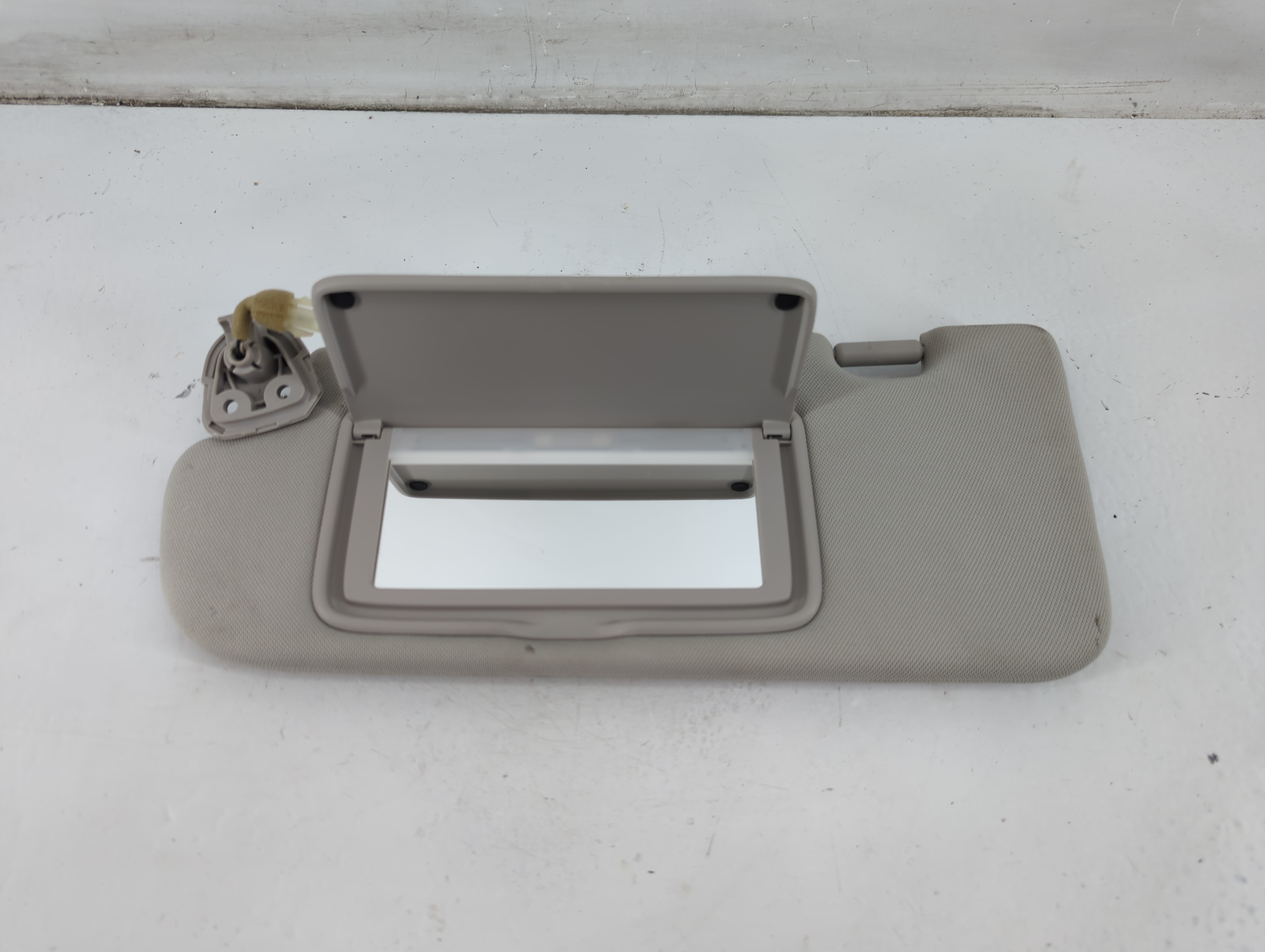 Picture of 2014-2020 Infiniti Q50 Driver Sun Visor Mirror Left Sunvisor Grey 1095575