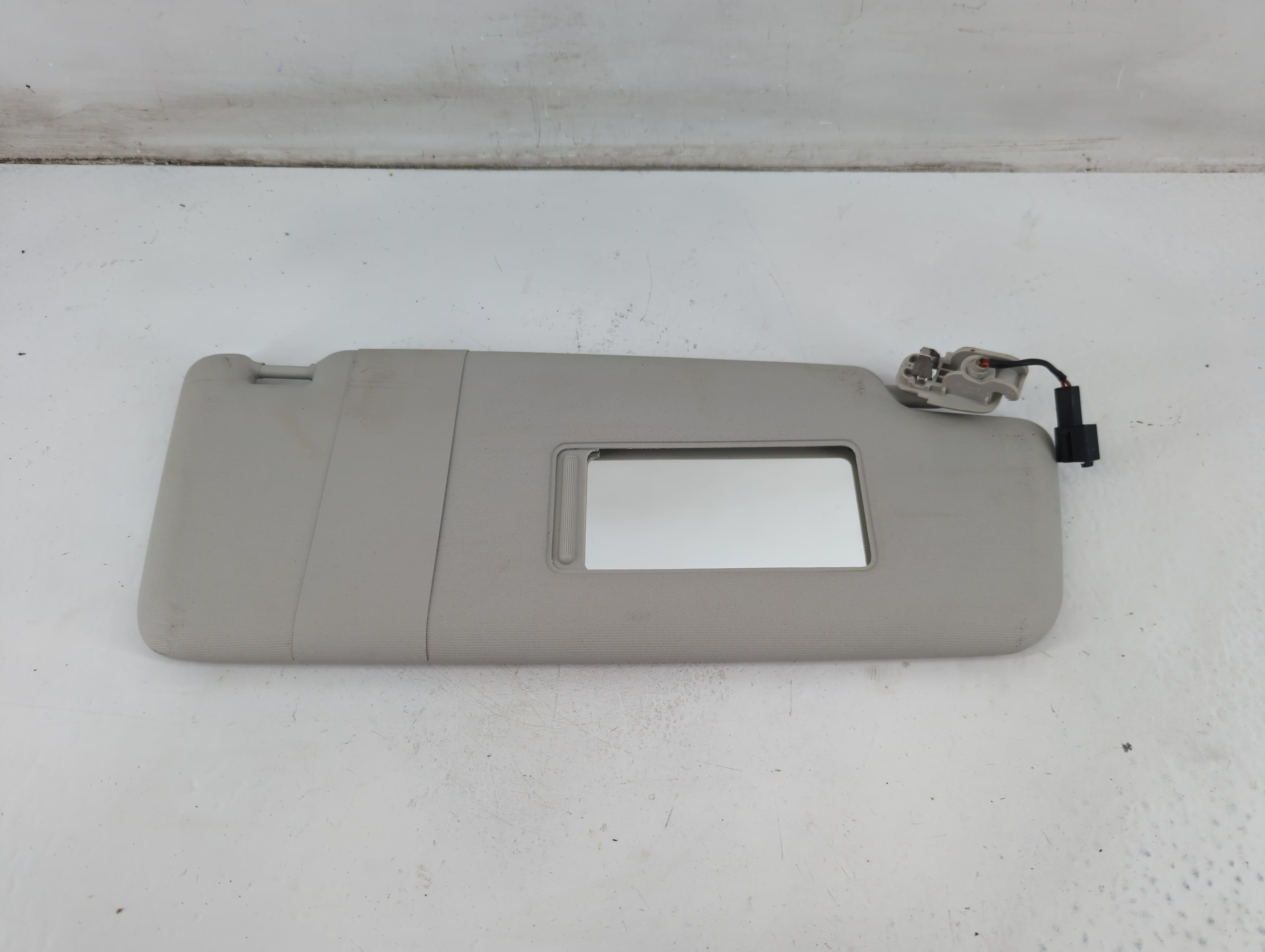 Picture of 2012-2020 Volkswagen Passat Passenger Sun Visor Mirror Right Sunvisor 1095576