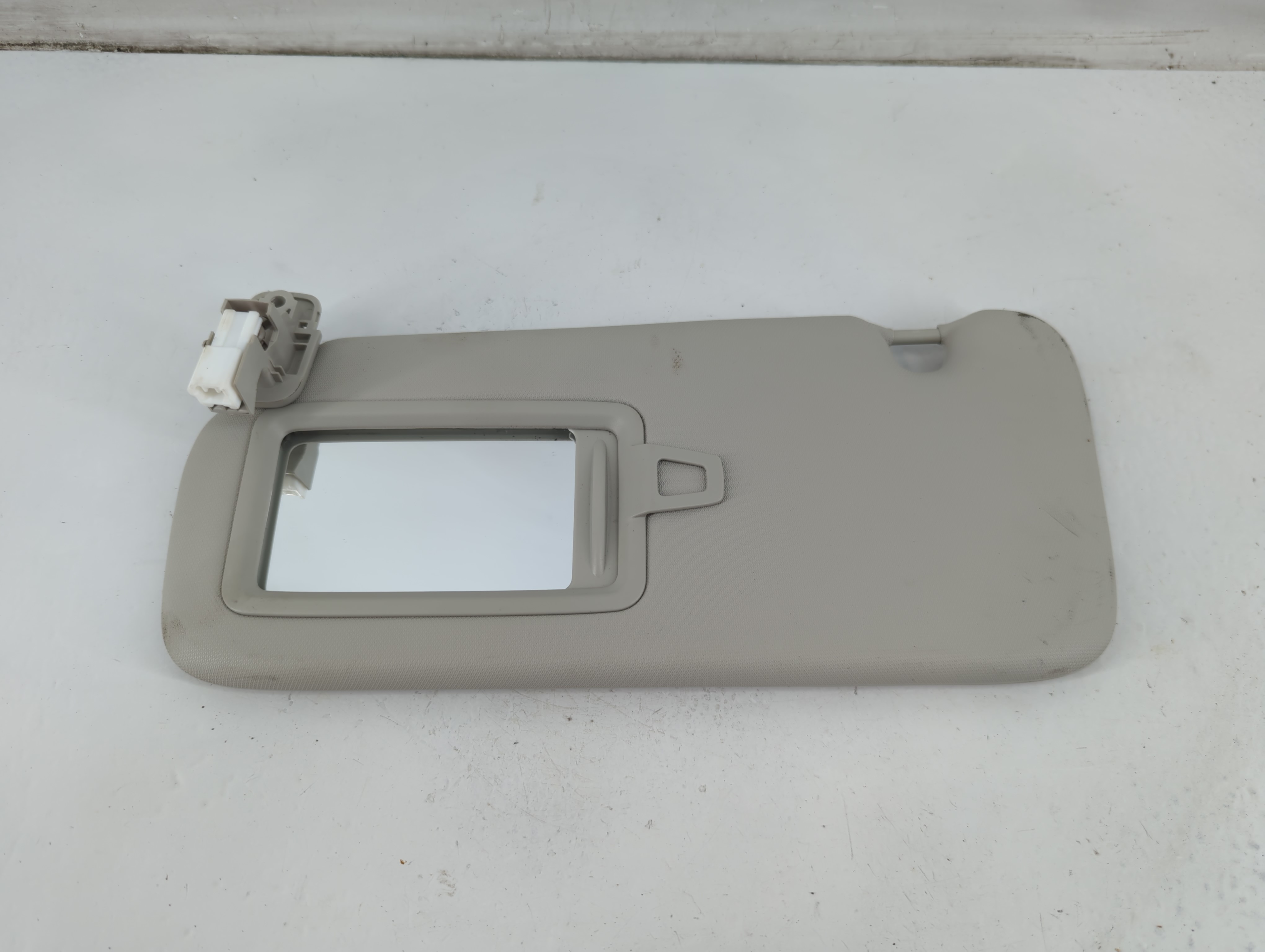 Picture of 2020-2022 Mazda Cx-30 Driver Sun Visor Mirror Left Sunvisor Grey 1095580