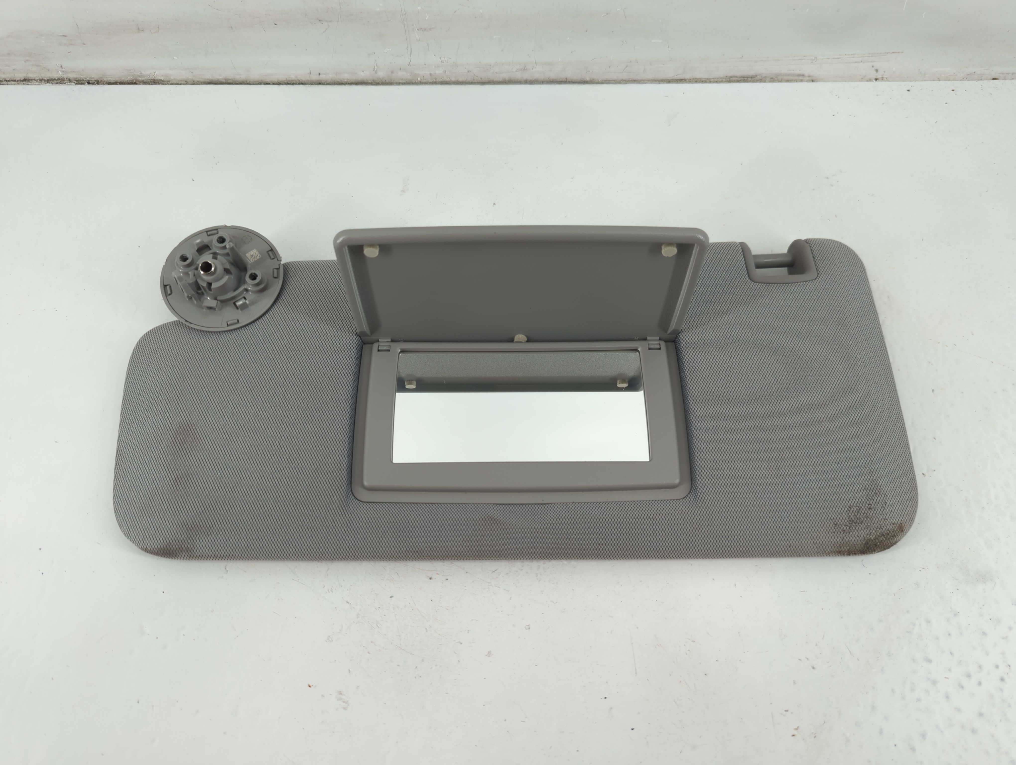 Picture of 2017-2021 Chevrolet Trax Driver Sun Visor Mirror Left Sunvisor Dark Grey 1095583