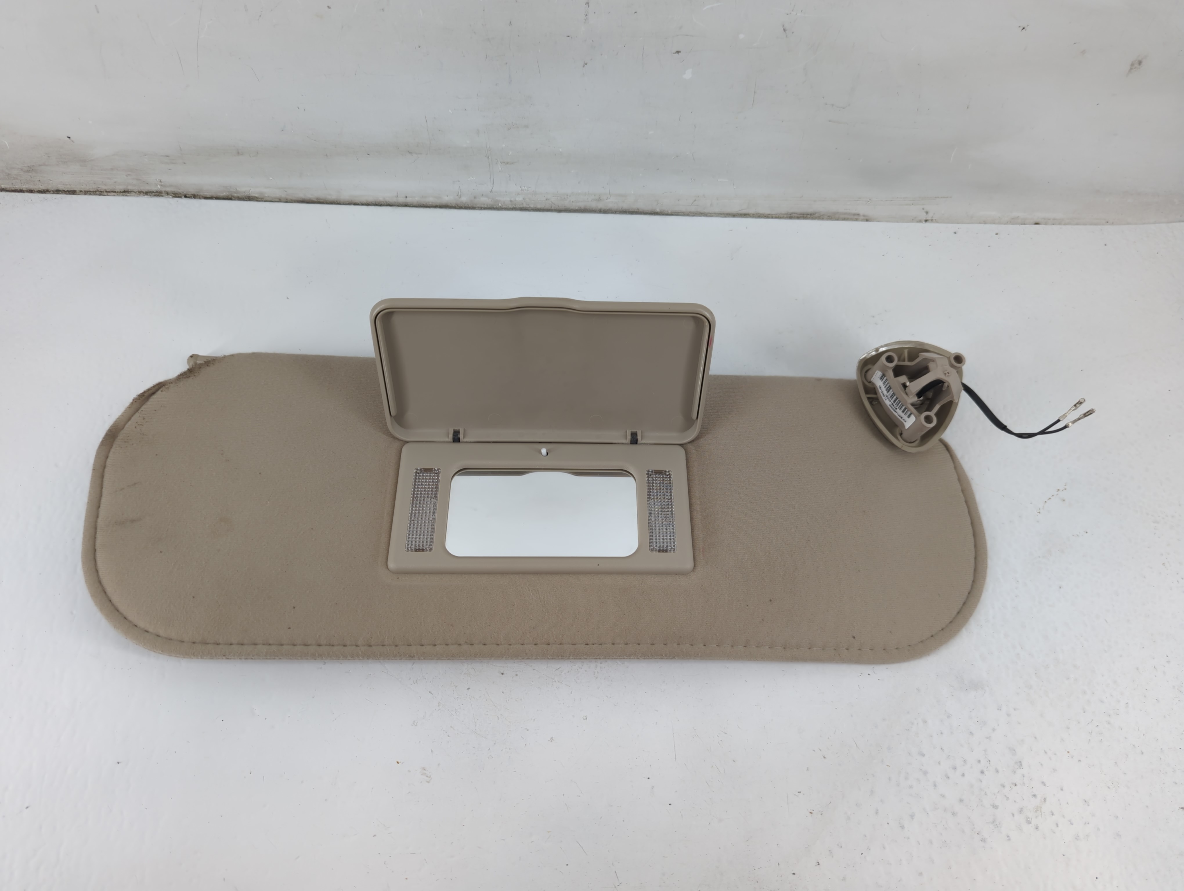 Picture of 2003 Chevrolet Express 3500 Passenger Sun Visor Mirror Right Sunvisor 1095584