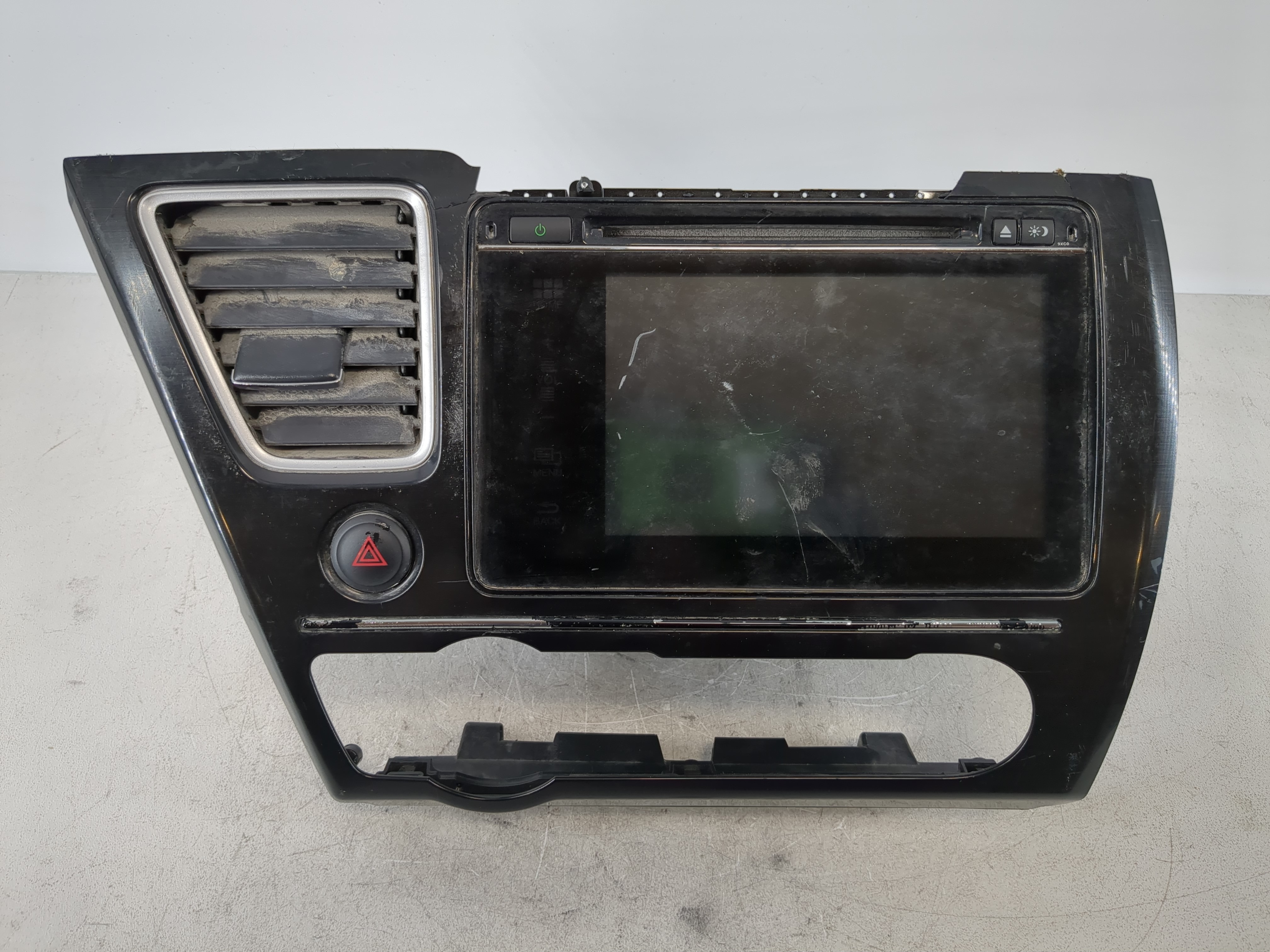 2014-2015 Honda Civic Am Fm Cd Player Radio Receiver 1095658 - Oemusedautoparts1.com