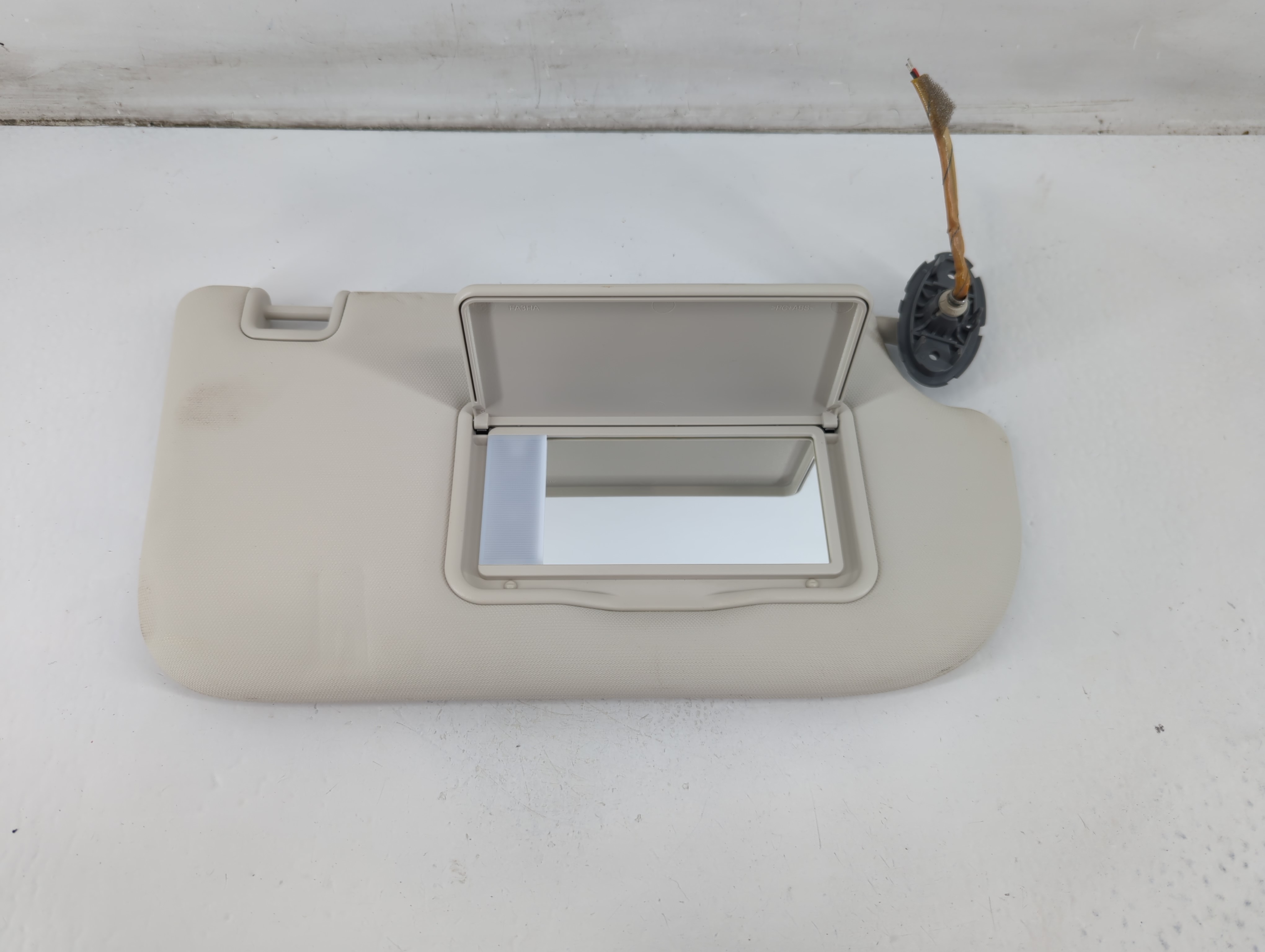 Picture of 2013-2019 Ford Escape Passenger Sun Visor Mirror Right Sunvisor Ivory 1095677